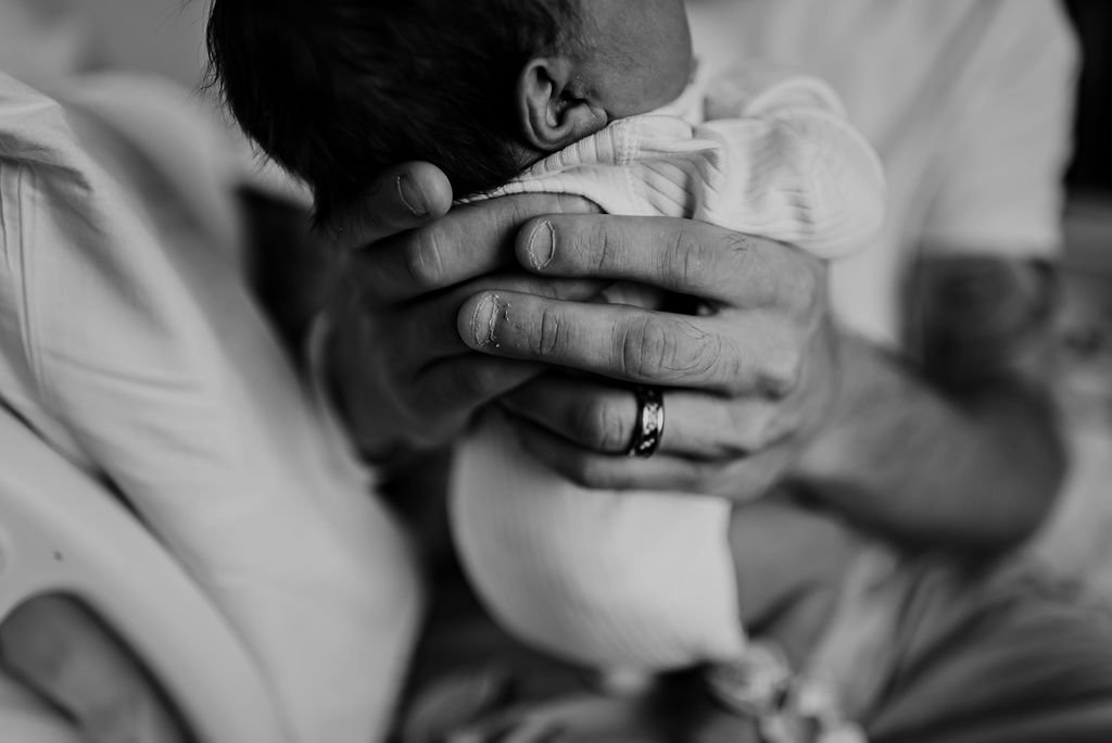 akron-general-cleveland-clinic-maternity-newborn-postpartum-fresh-48-hospital-photo-session8.jpg