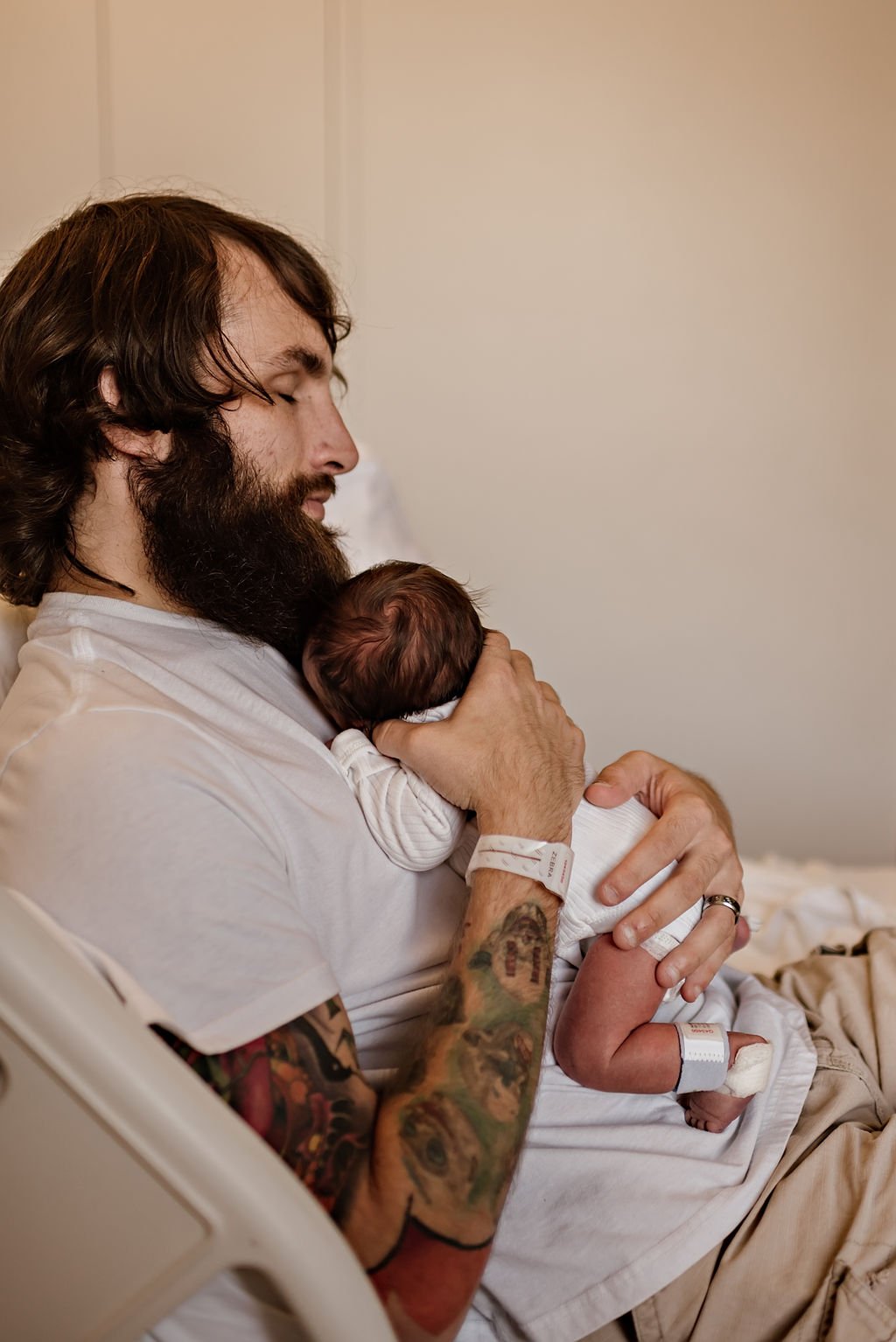 akron-general-cleveland-clinic-maternity-newborn-postpartum-fresh-48-hospital-photo-session12.jpg
