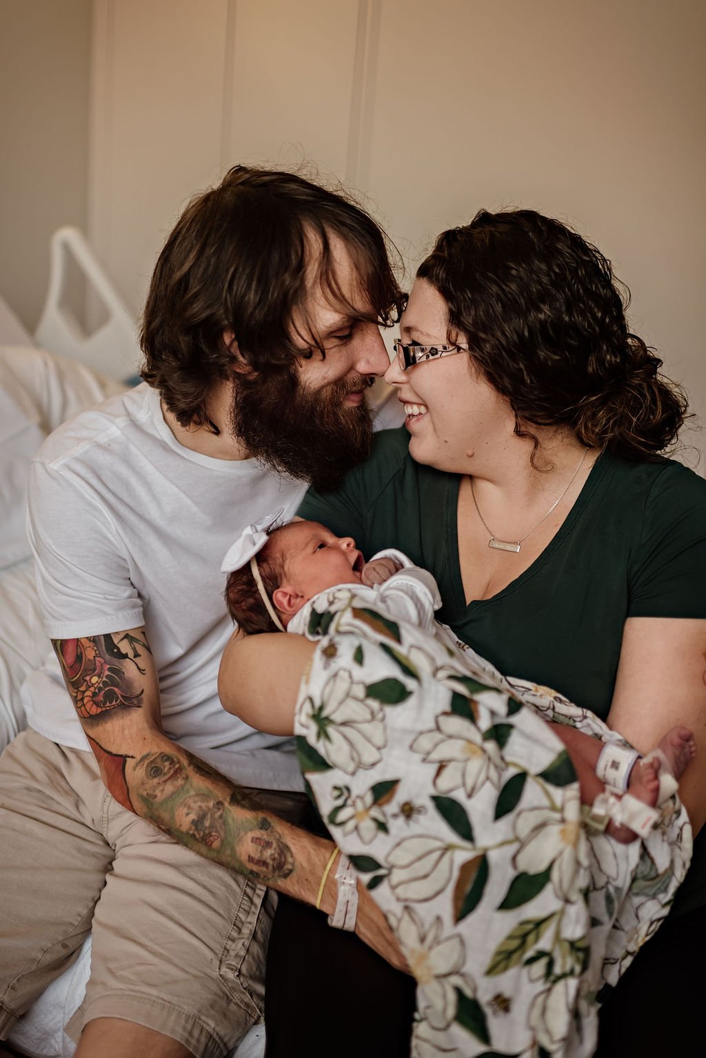 akron-general-cleveland-clinic-maternity-newborn-postpartum-fresh-48-hospital-photo-session21.jpg