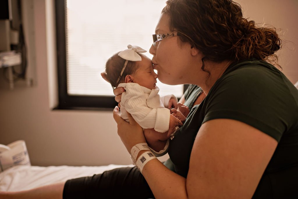 akron-general-cleveland-clinic-maternity-newborn-postpartum-fresh-48-hospital-photo-session31.jpg