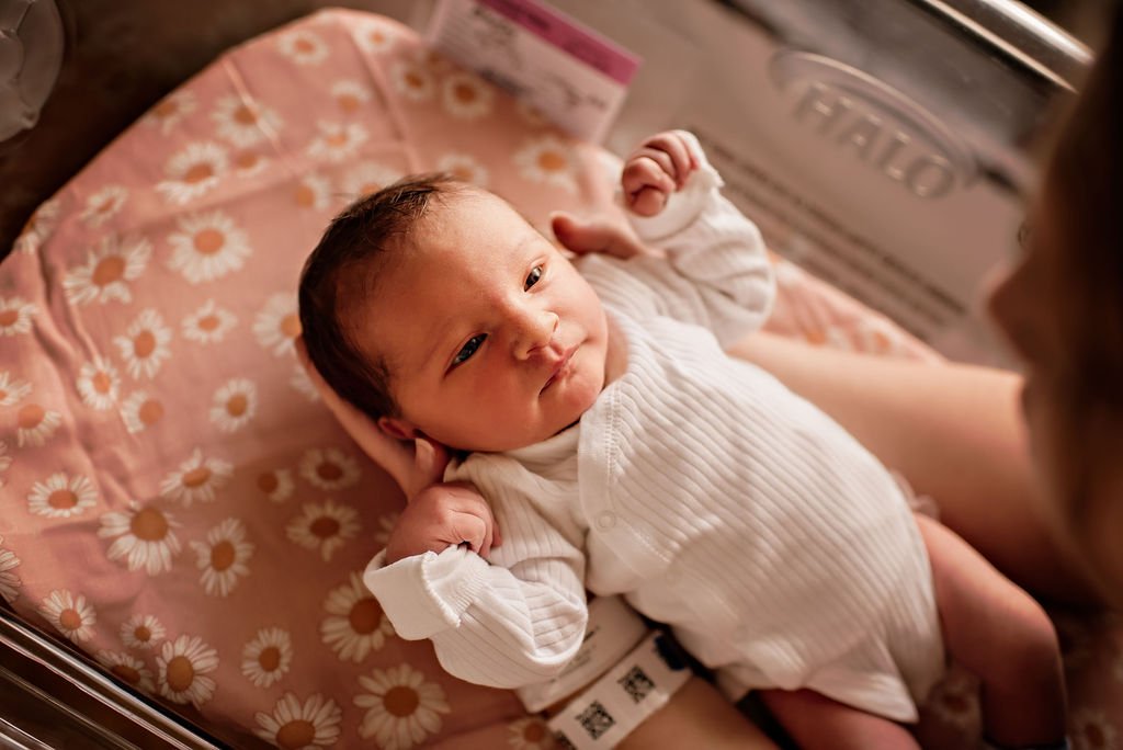 akron-general-cleveland-clinic-maternity-newborn-postpartum-fresh-48-hospital-photo-session36.jpg
