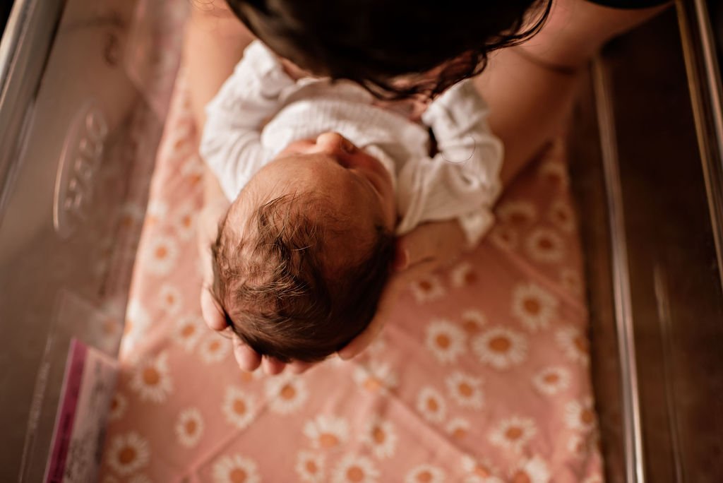 akron-general-cleveland-clinic-maternity-newborn-postpartum-fresh-48-hospital-photo-session39.jpg