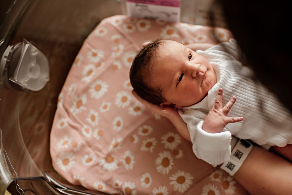 akron-general-cleveland-clinic-maternity-newborn-postpartum-fresh-48-hospital-photo-session40.jpg