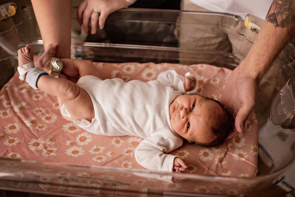 akron-general-cleveland-clinic-maternity-newborn-postpartum-fresh-48-hospital-photo-session43.jpg