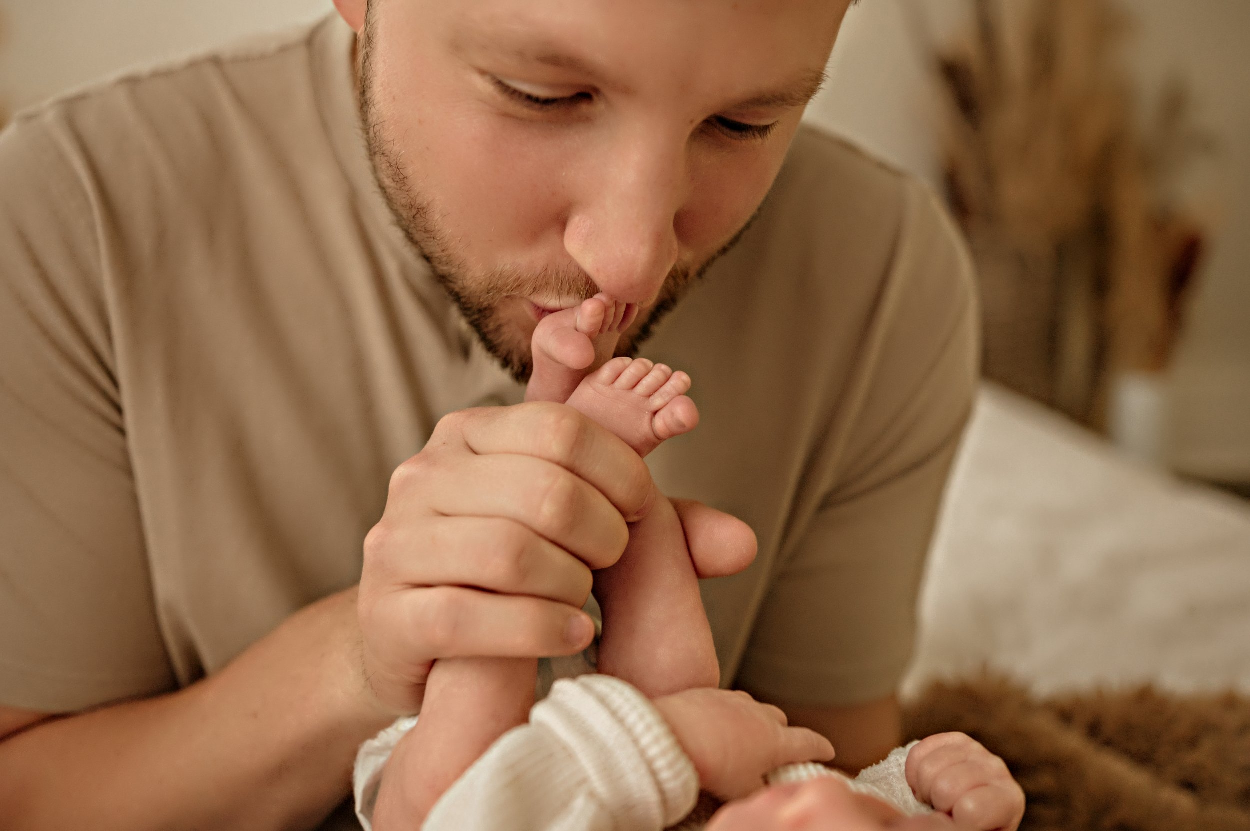 medina-ohio-newborn-photographer-studio-family-session-7.jpg