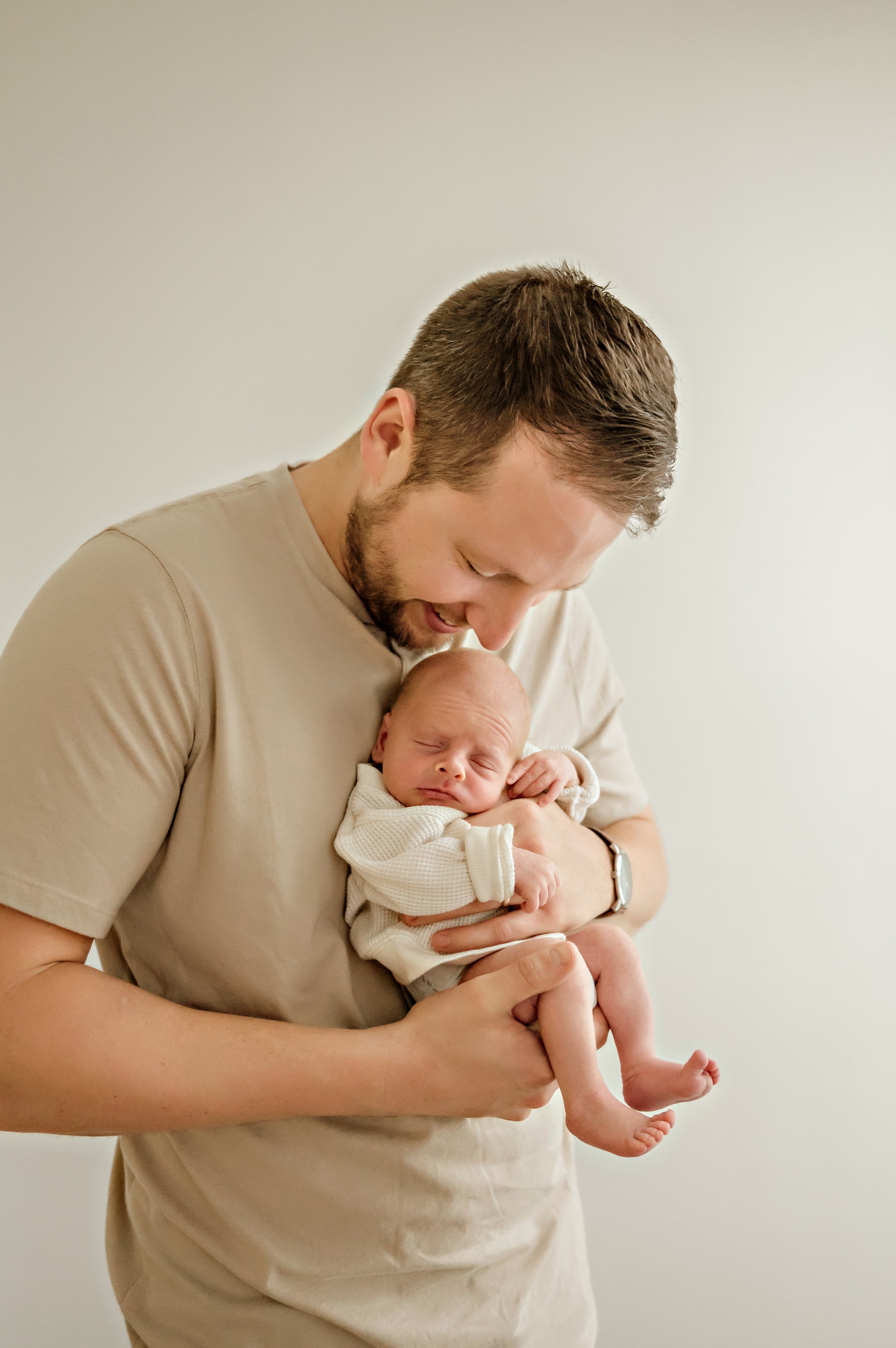 medina-ohio-newborn-photographer-studio-family-session-9.jpg