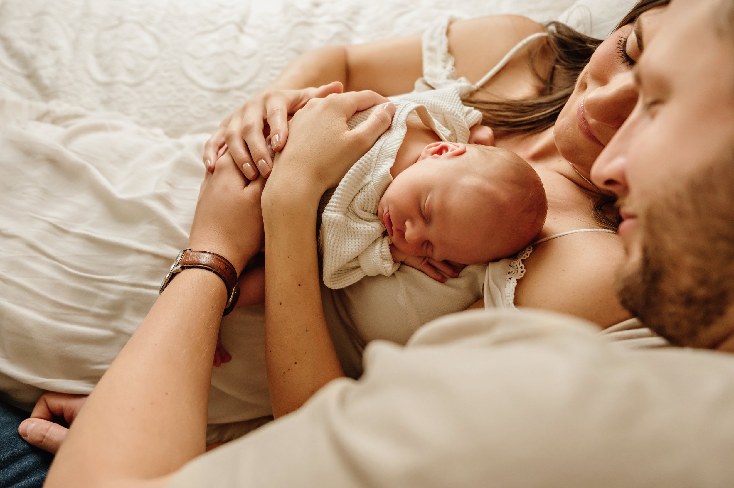 medina-ohio-newborn-photographer-studio-family-session-25.jpg