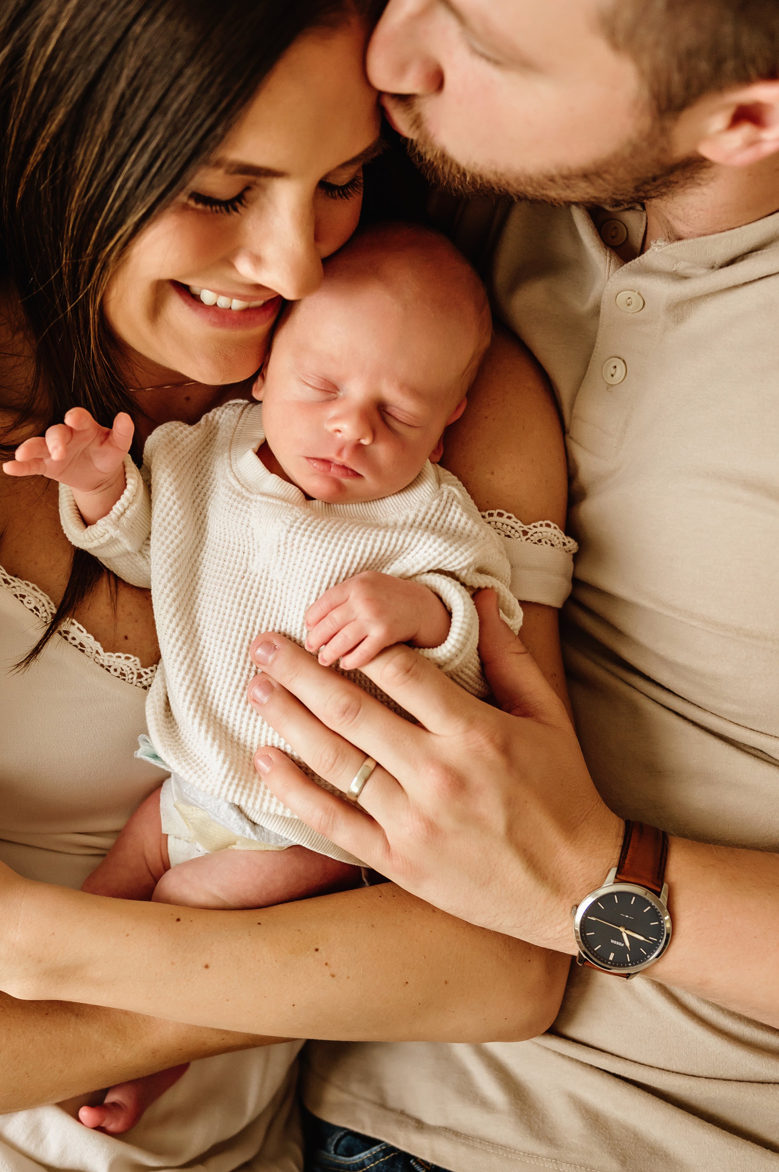 medina-ohio-newborn-photographer-studio-family-session-28.jpg