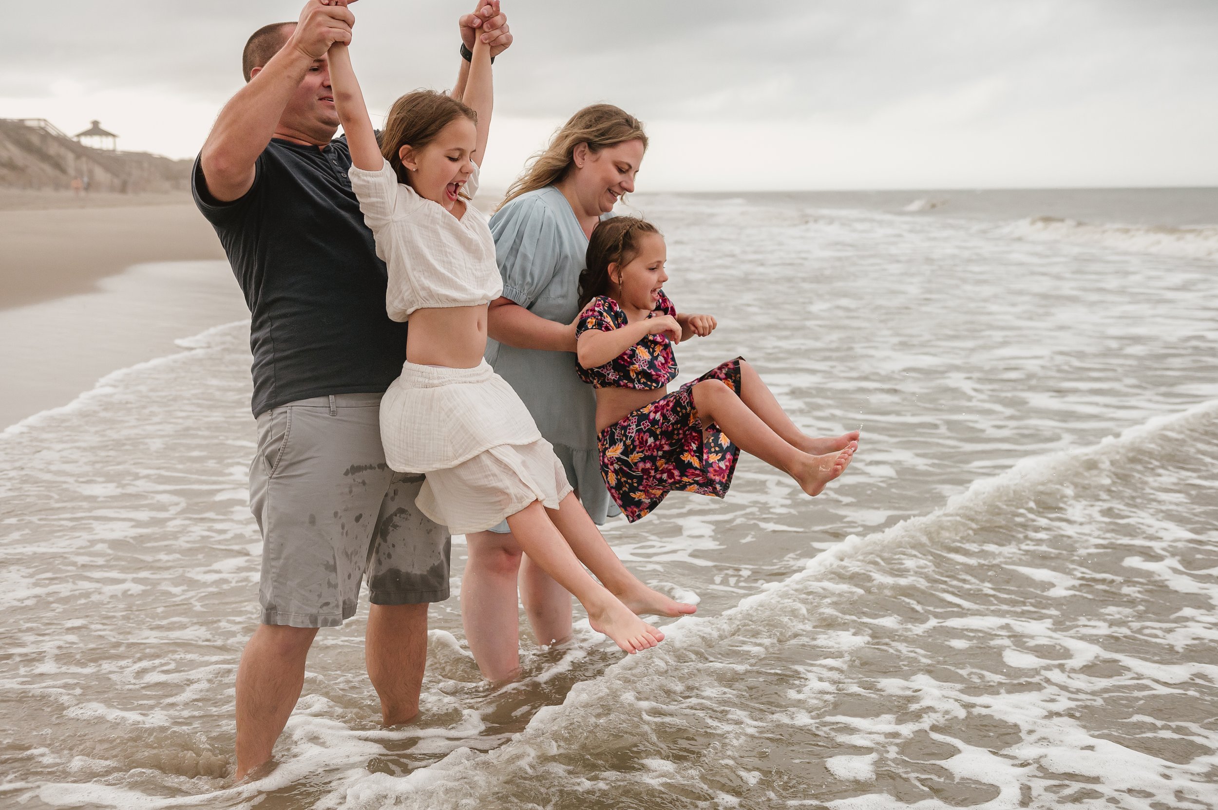 outerbanks-north-carolina-family-photographer-beach-session-24.jpg