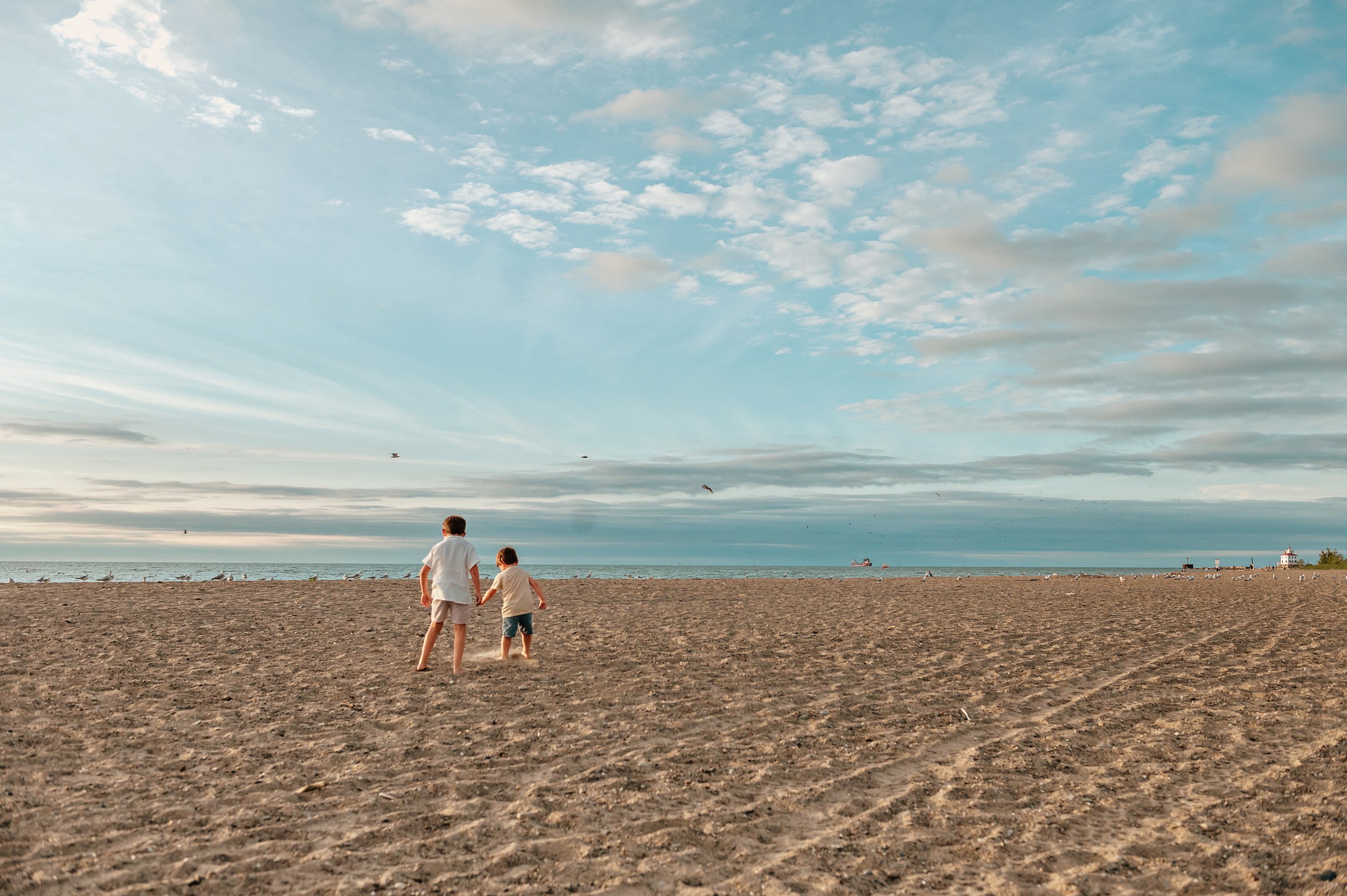 family-lifestyle-photography-session-beach-lake-erie-mentor-headlands-ohio-3.jpg