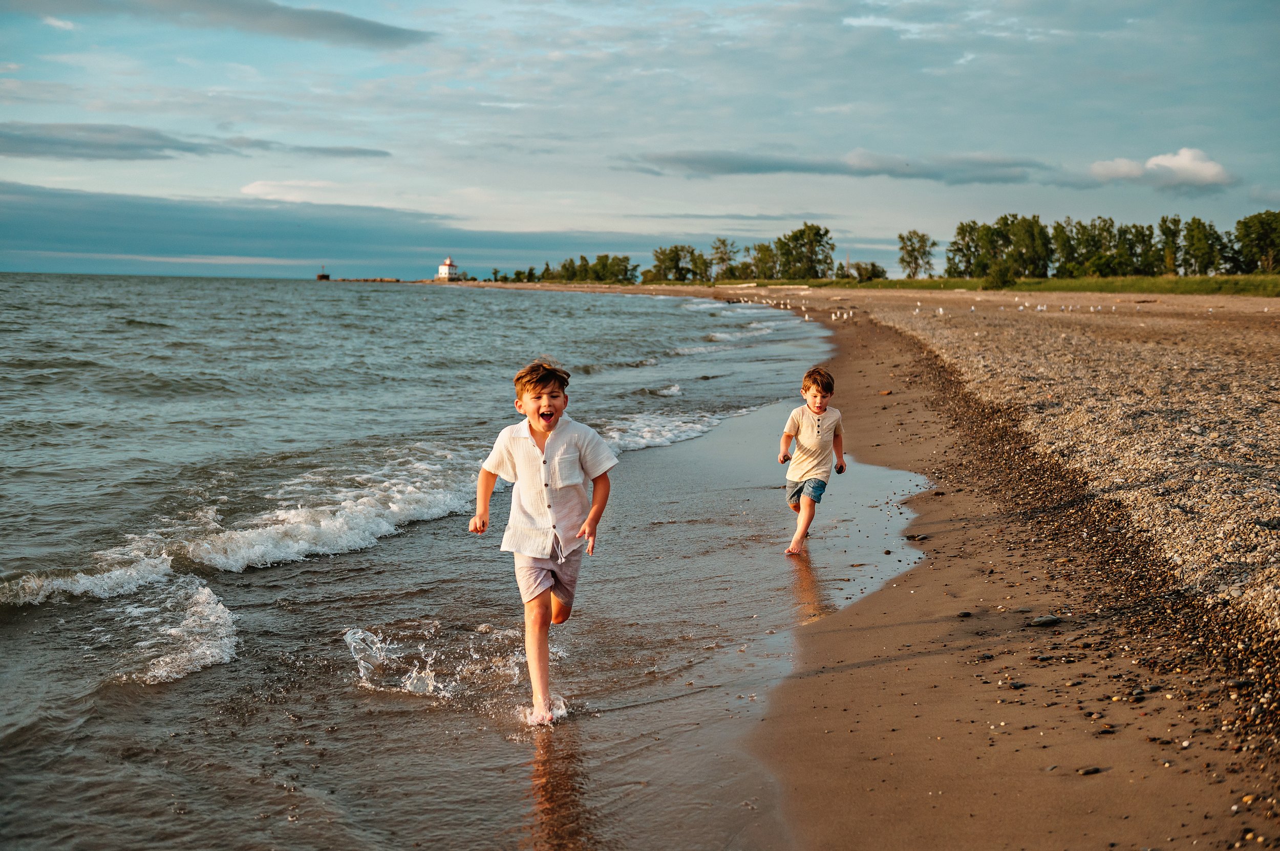 family-lifestyle-photography-session-beach-lake-erie-mentor-headlands-ohio-7.jpg
