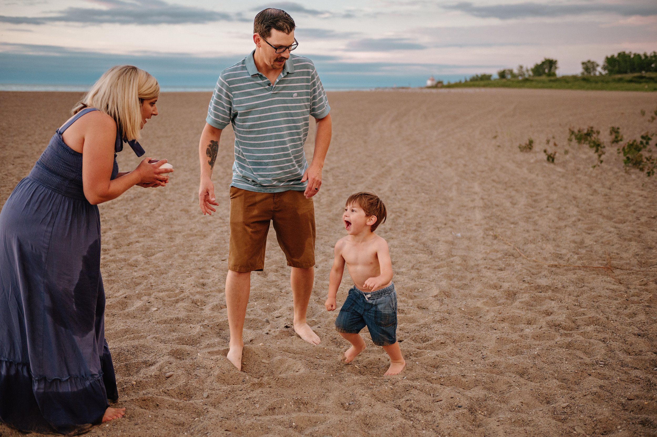 family-lifestyle-photography-session-beach-lake-erie-mentor-headlands-ohio-38.jpg