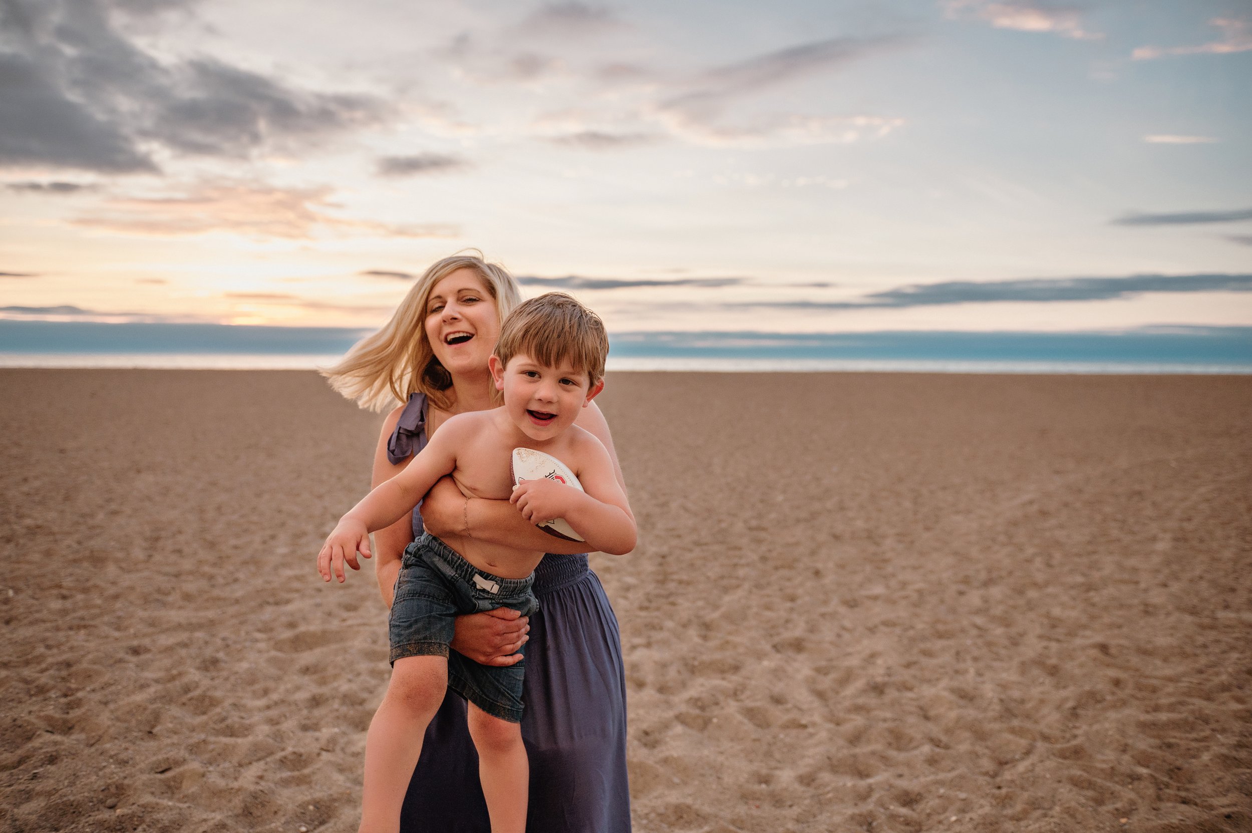 family-lifestyle-photography-session-beach-lake-erie-mentor-headlands-ohio-40.jpg