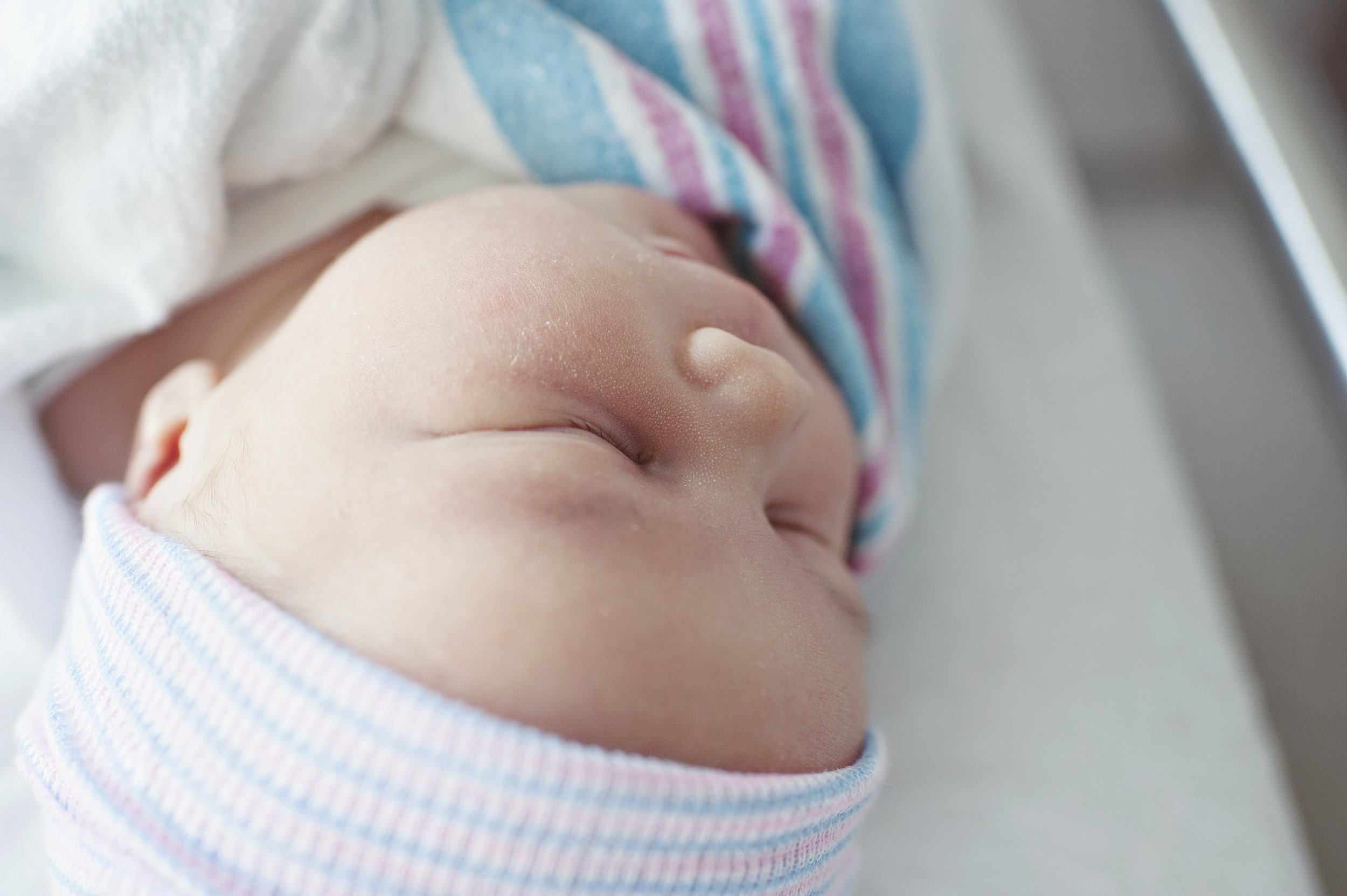 cleveland-ohio-birth-newborn-family-fresh-48-photography-5.jpg