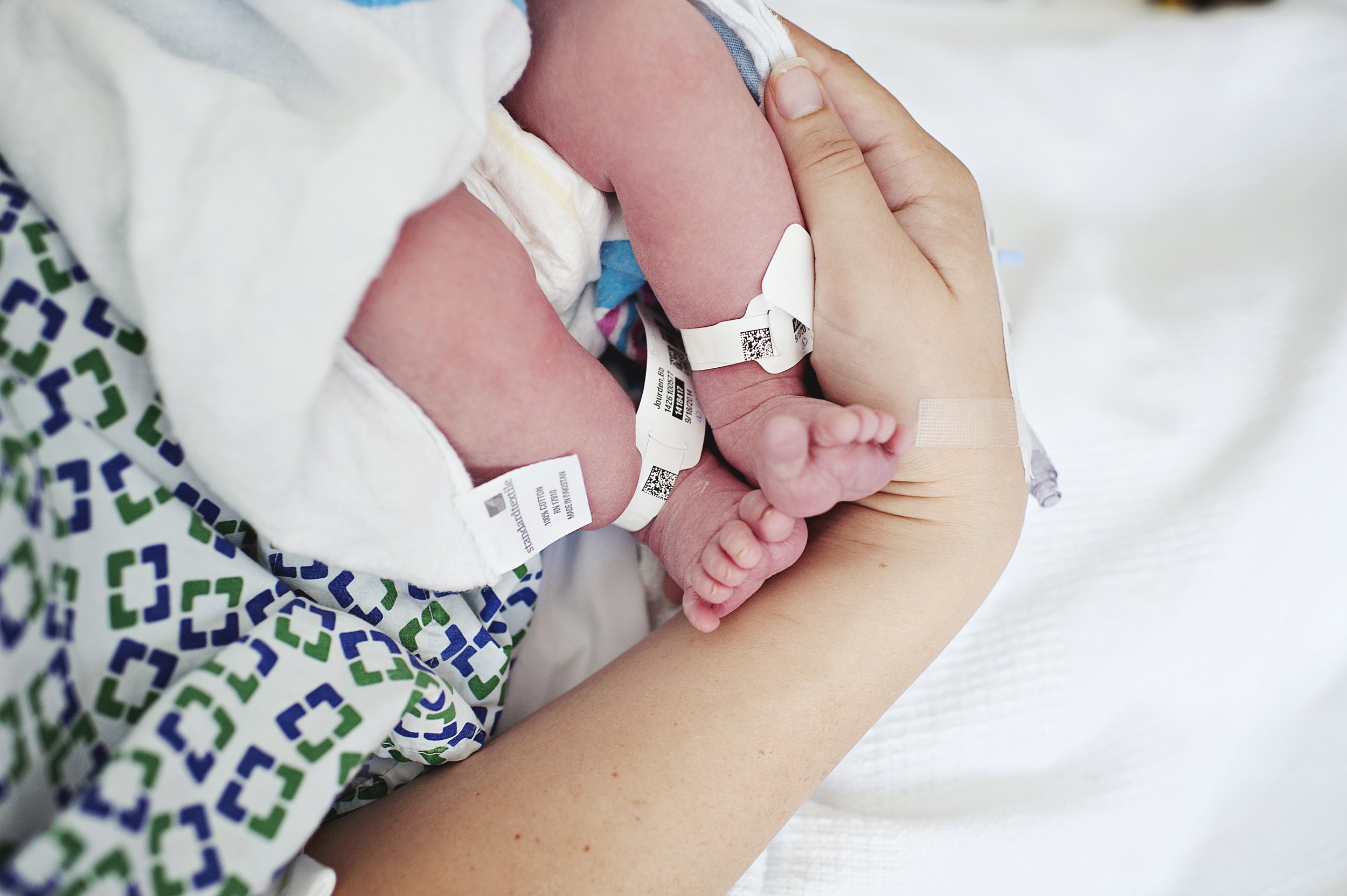 cleveland-ohio-birth-newborn-family-fresh-48-photography-28.jpg