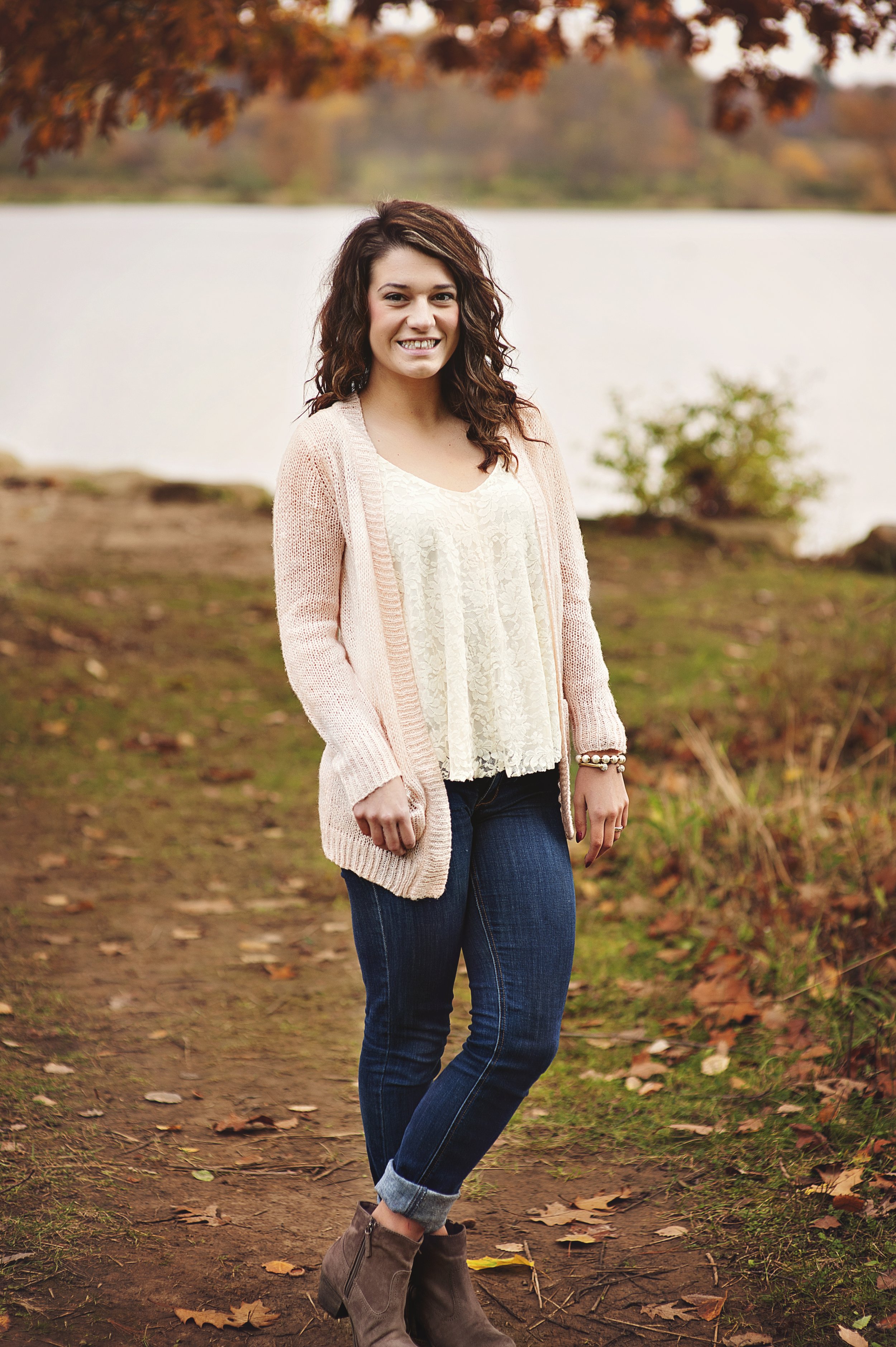 akron-ohio-senior-photographer-fall-outdoor-session-1.jpg