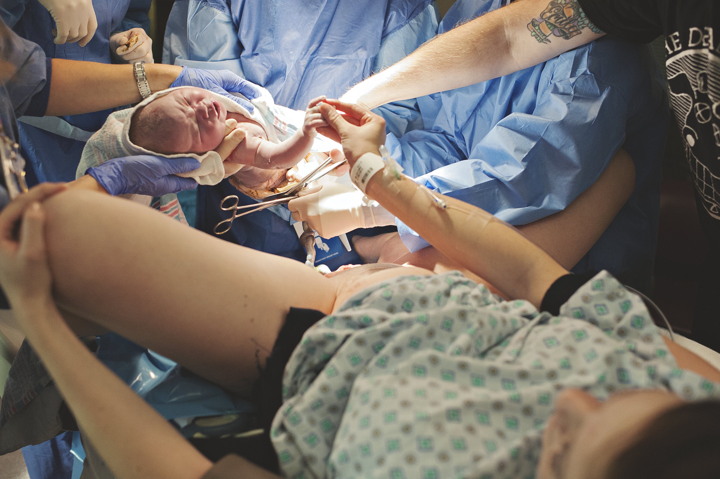 birth-photographer-akron-ohio-hospital-photo-session-24.jpg