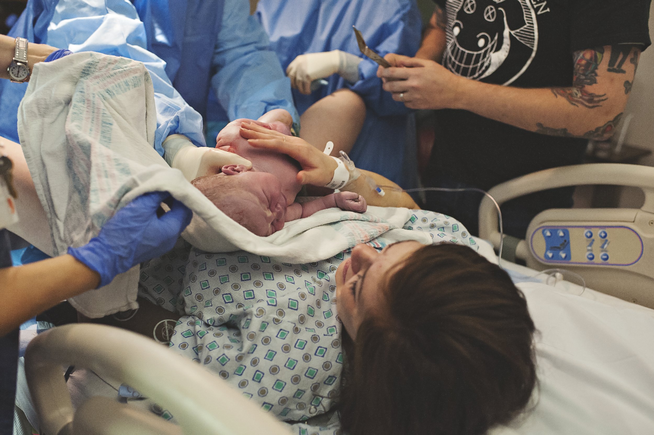 birth-photographer-akron-ohio-hospital-photo-session-25.jpg