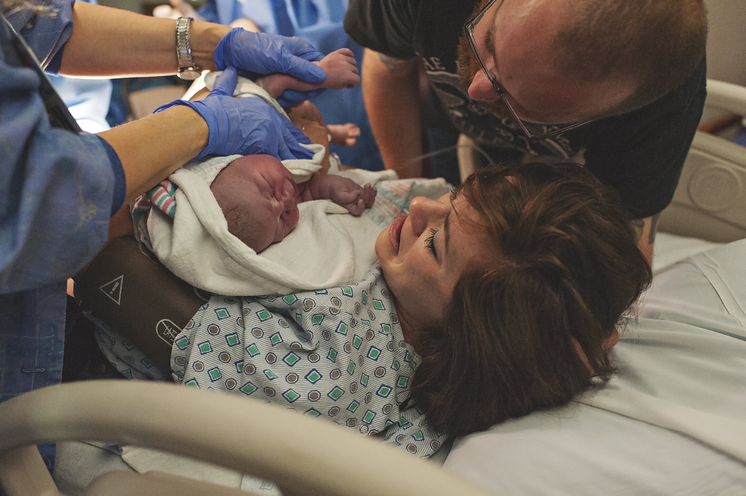 birth-photographer-akron-ohio-hospital-photo-session-31.jpg