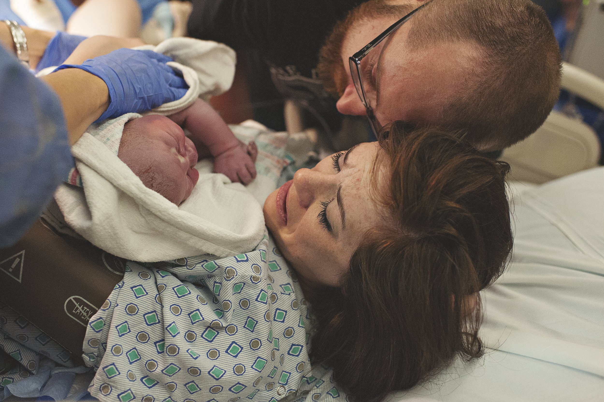 birth-photographer-akron-ohio-hospital-photo-session-30.jpg