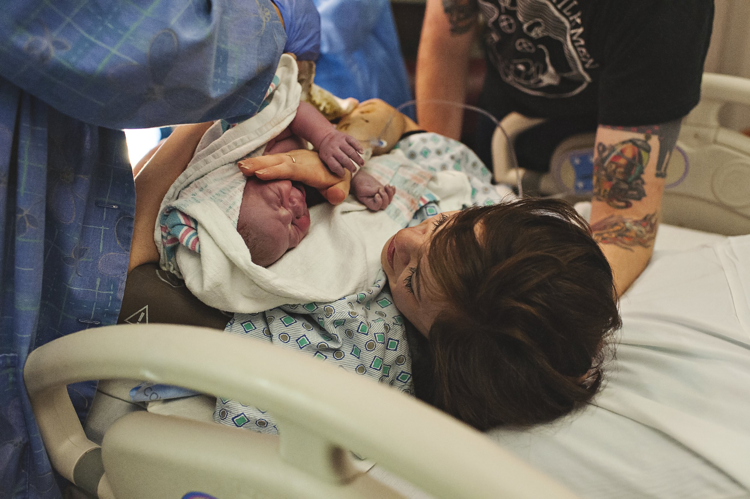 birth-photographer-akron-ohio-hospital-photo-session-32.jpg