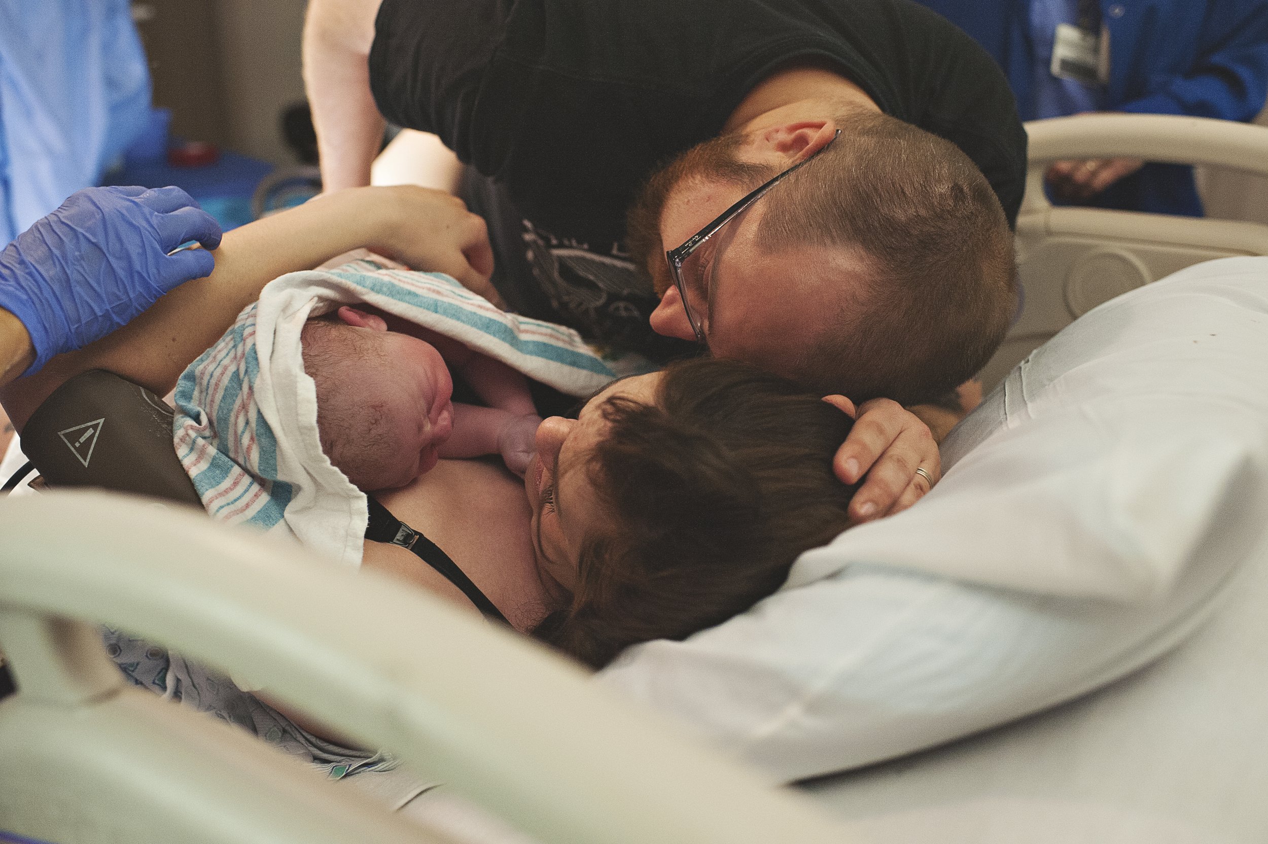 birth-photographer-akron-ohio-hospital-photo-session-36.jpg