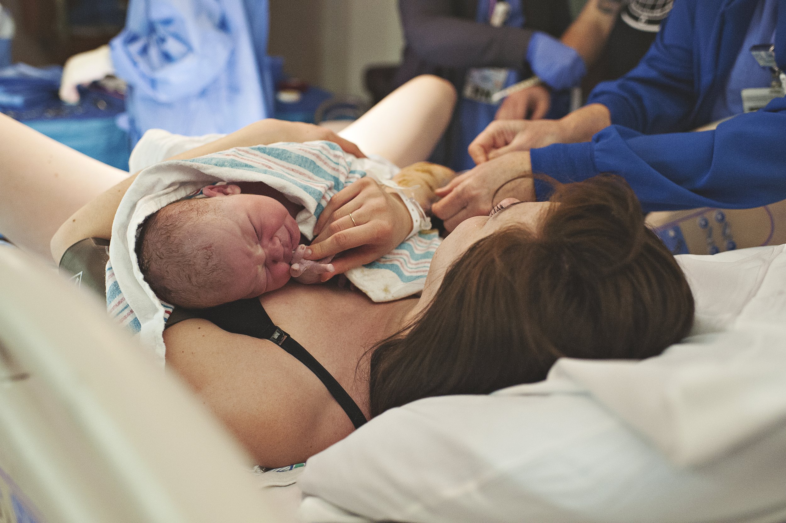 birth-photographer-akron-ohio-hospital-photo-session-40.jpg
