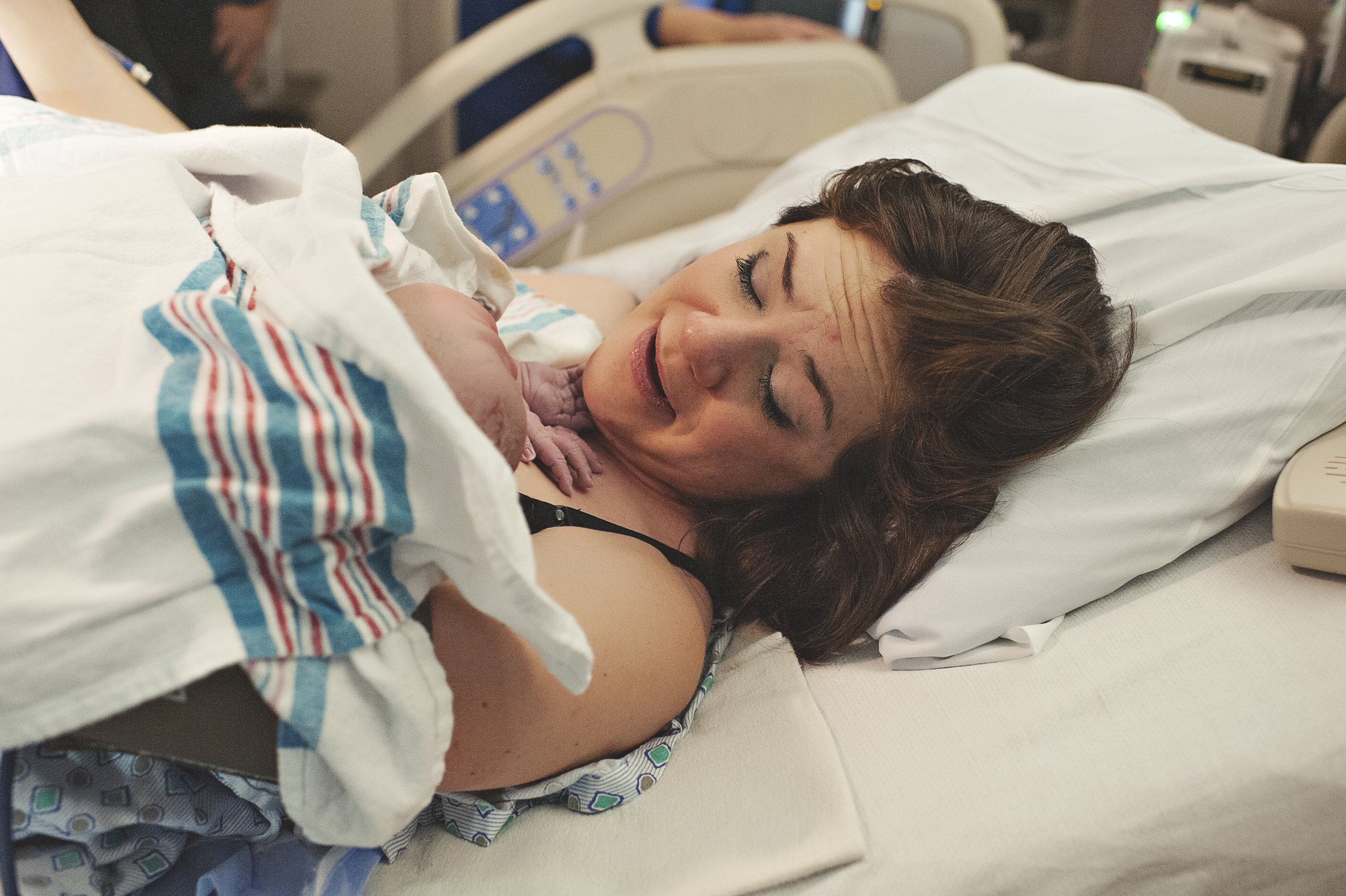 birth-photographer-akron-ohio-hospital-photo-session-41.jpg