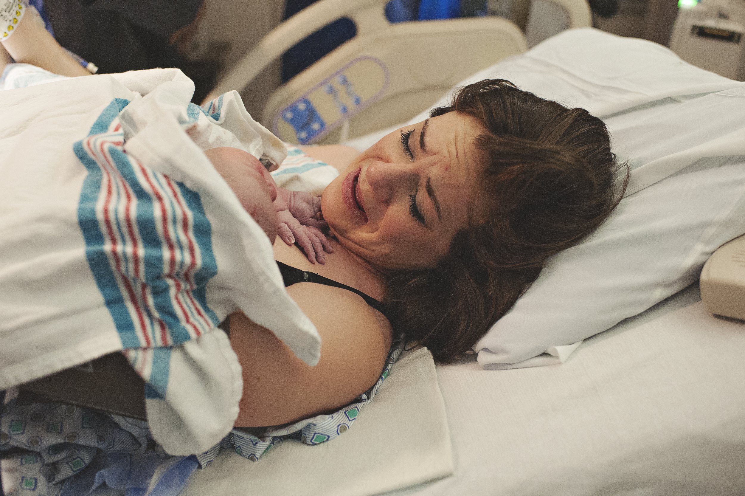 birth-photographer-akron-ohio-hospital-photo-session-44.jpg