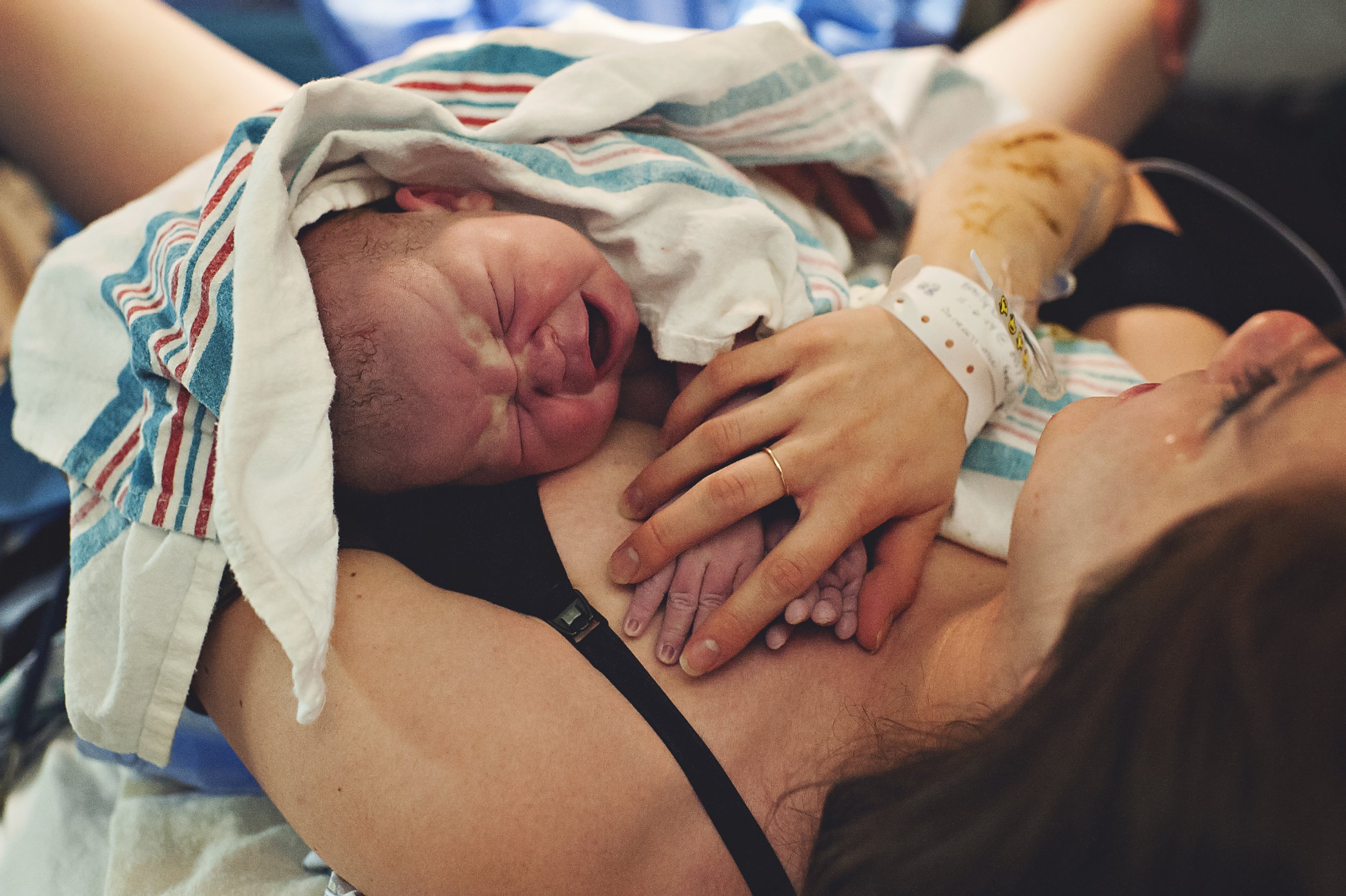 birth-photographer-akron-ohio-hospital-photo-session-48.jpg