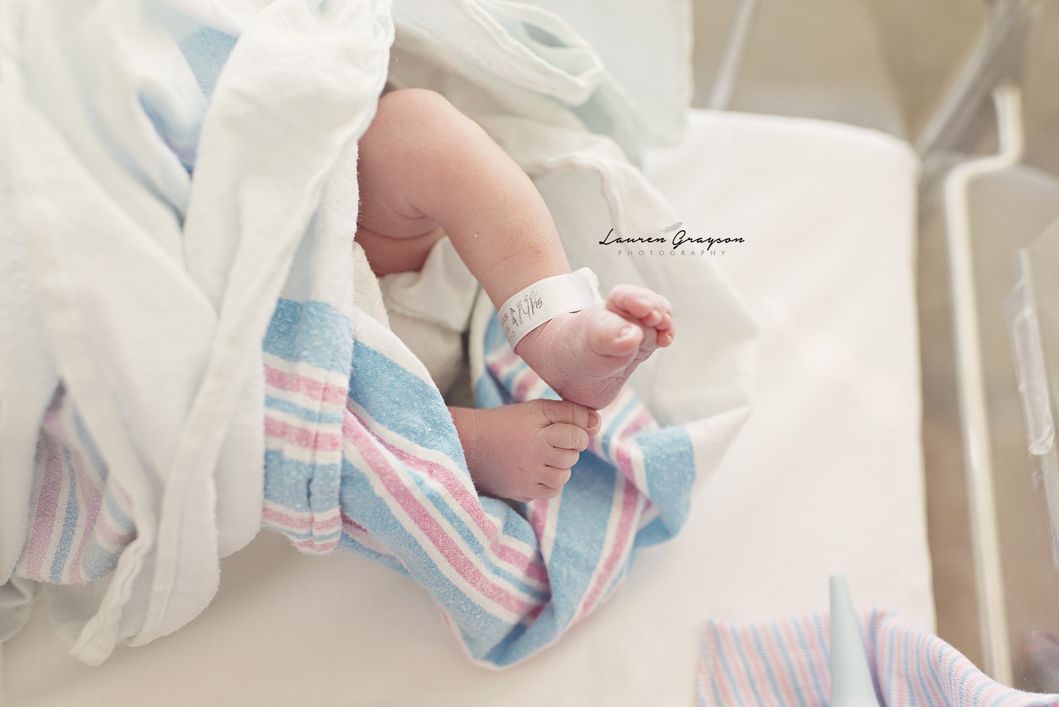 akron-ohio-fresh-48-newborn-hospital-photographer-2.jpg
