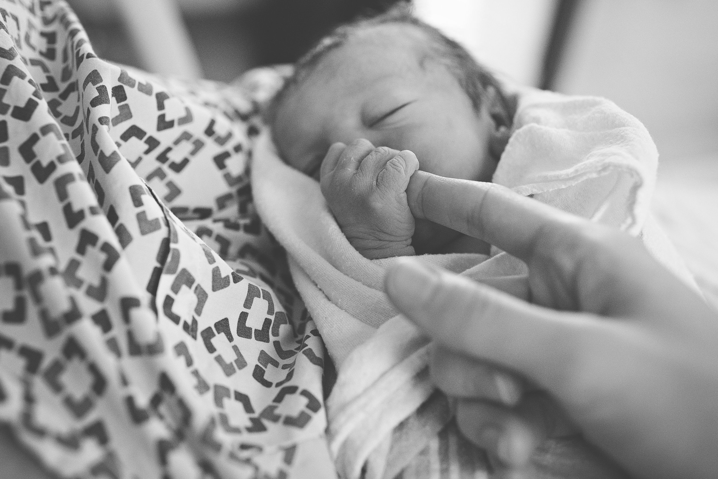 akron-ohio-fresh-48-newborn-hospital-photographer-20.jpg