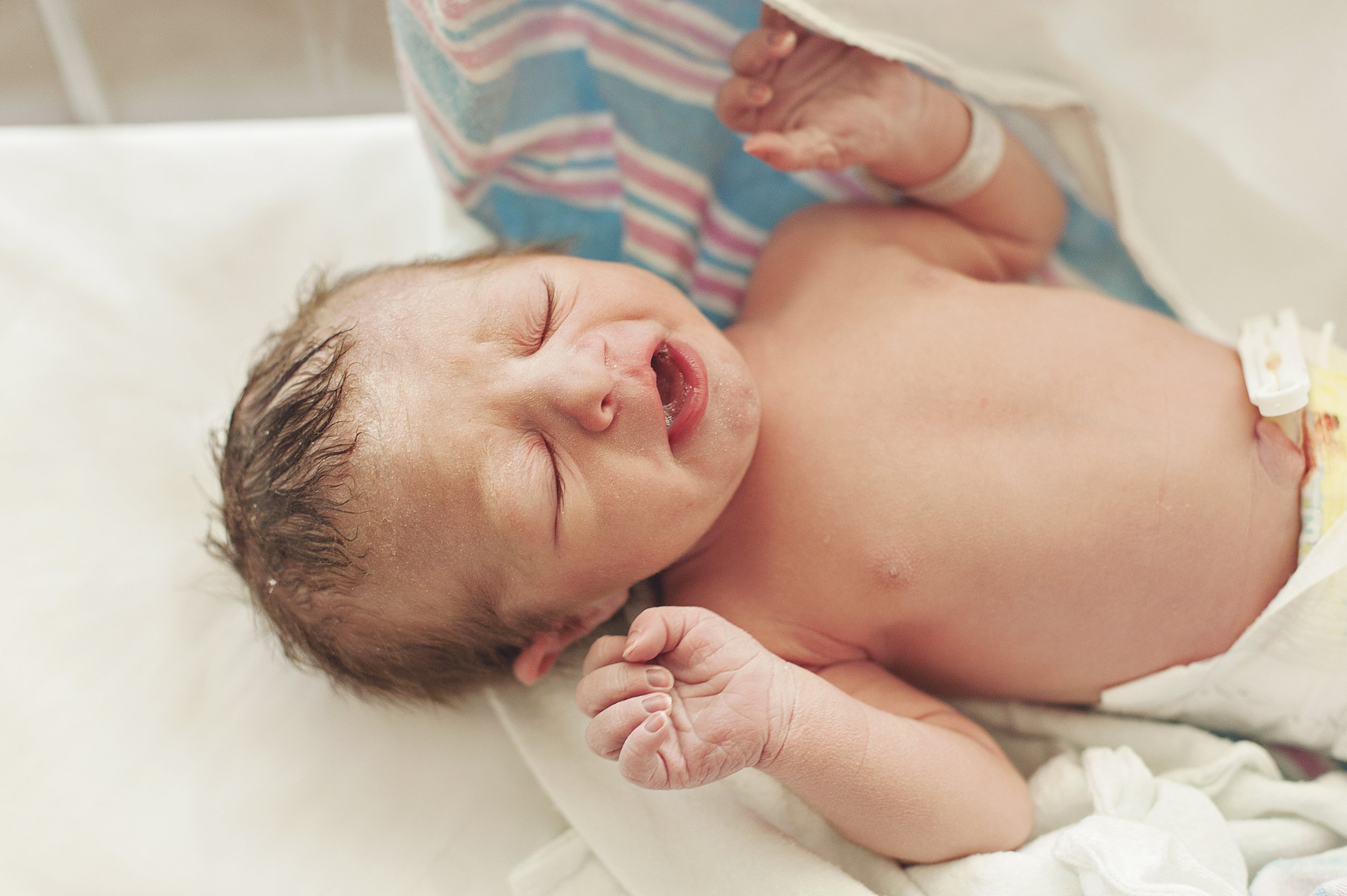 akron-ohio-fresh-48-newborn-hospital-photographer-9.jpg