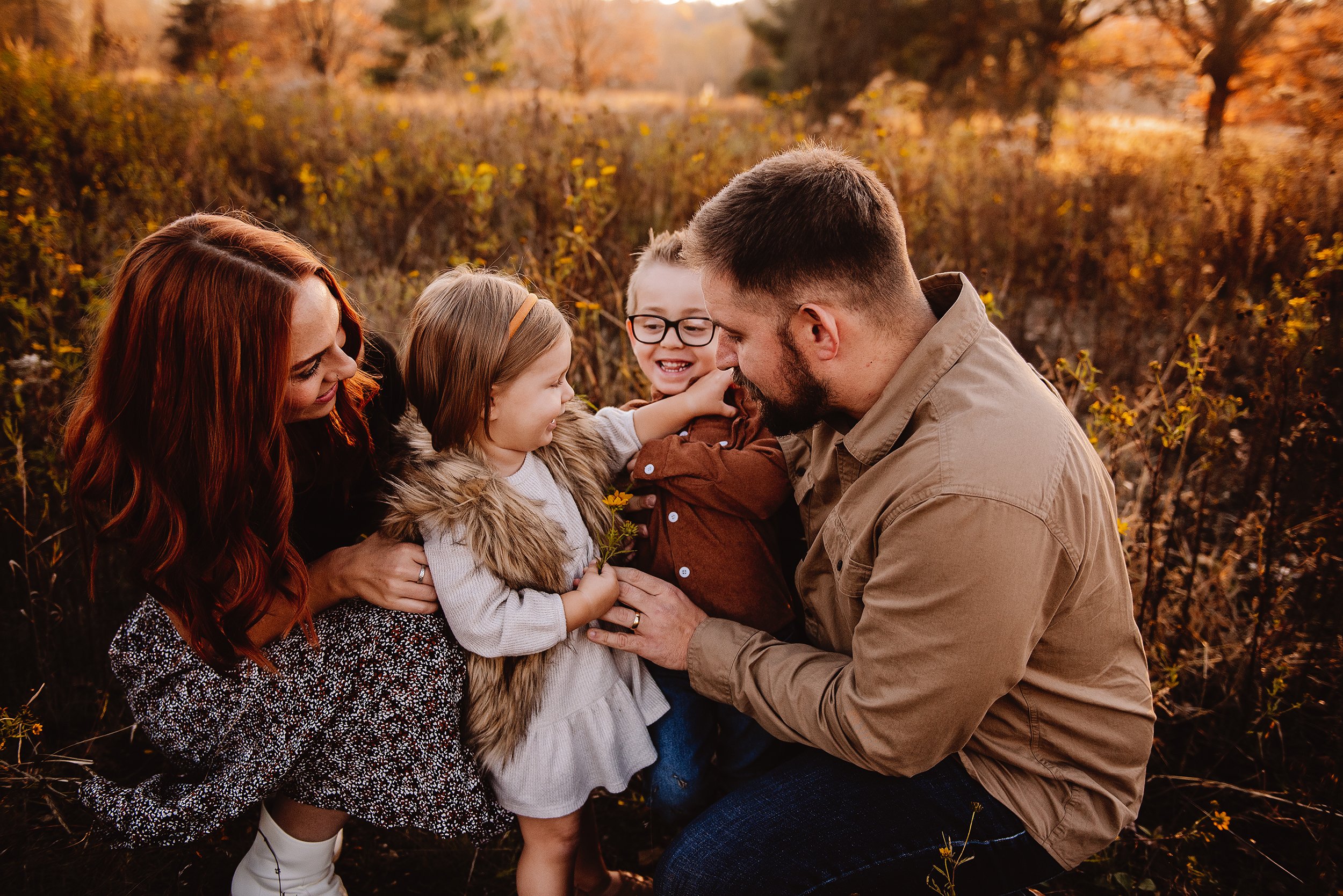 akron-ohio-family-photographer-lauren-grayson-fall-outdoor-photos-3.jpg