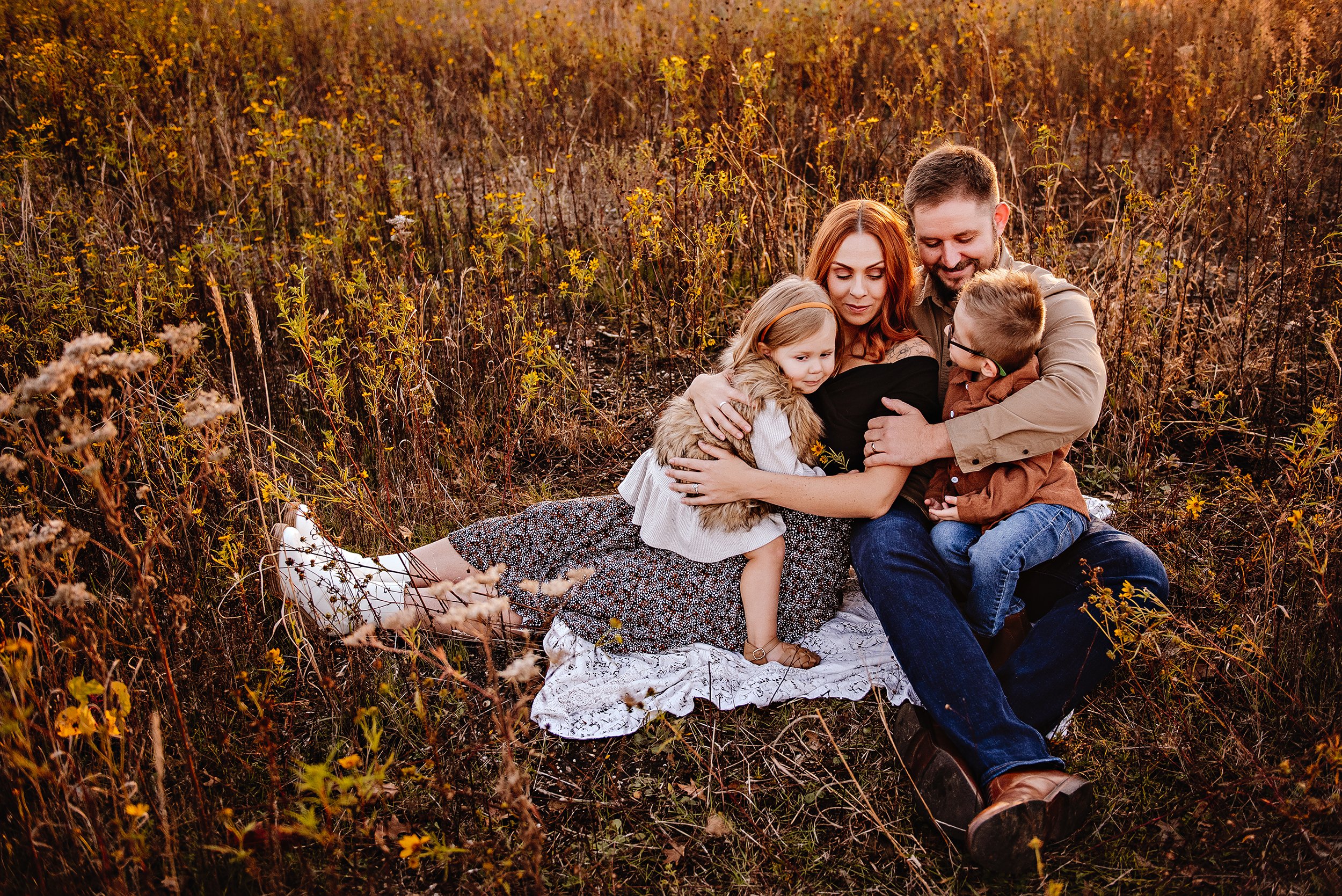 akron-ohio-family-photographer-lauren-grayson-fall-outdoor-photos-9.jpg
