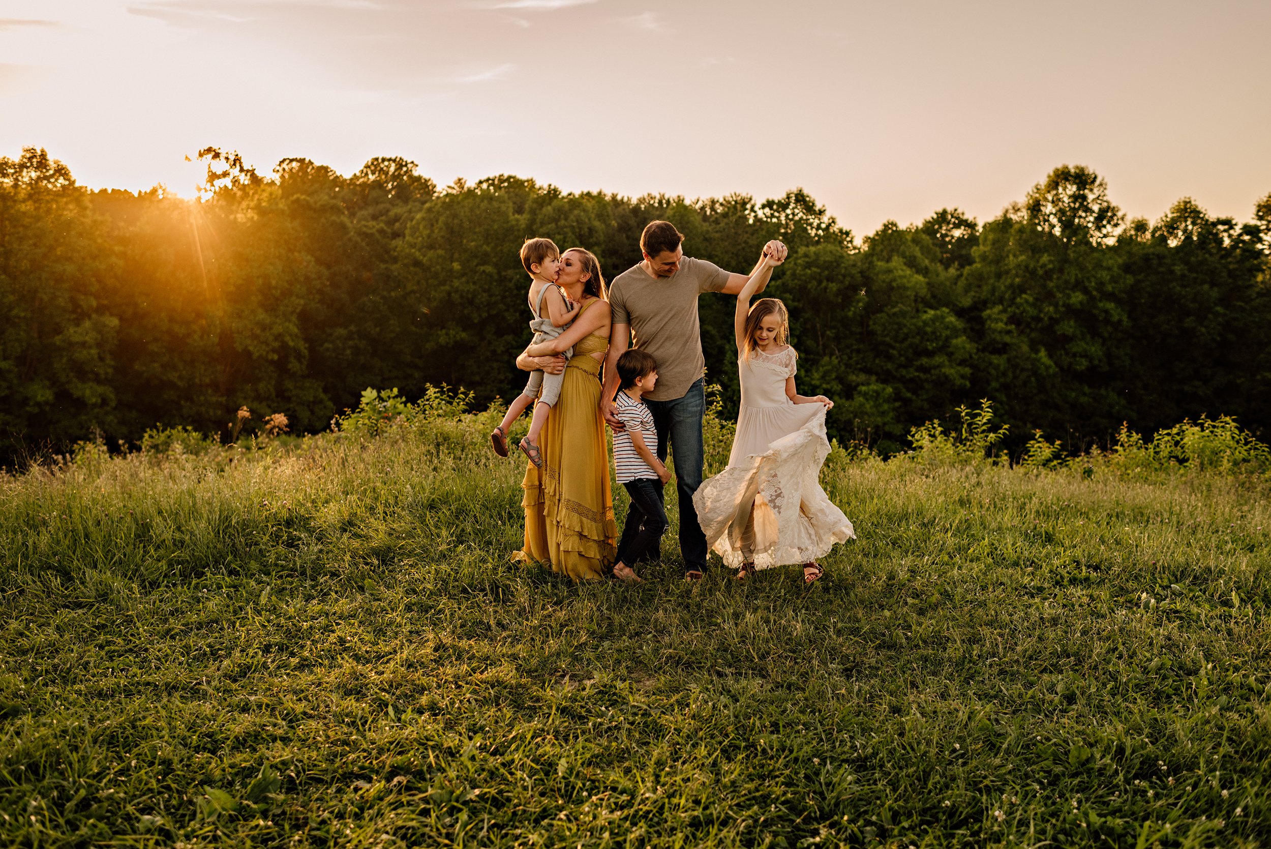 akron-ohio-family-photographer-lauren-grayson-summer-senset-session-33.jpg