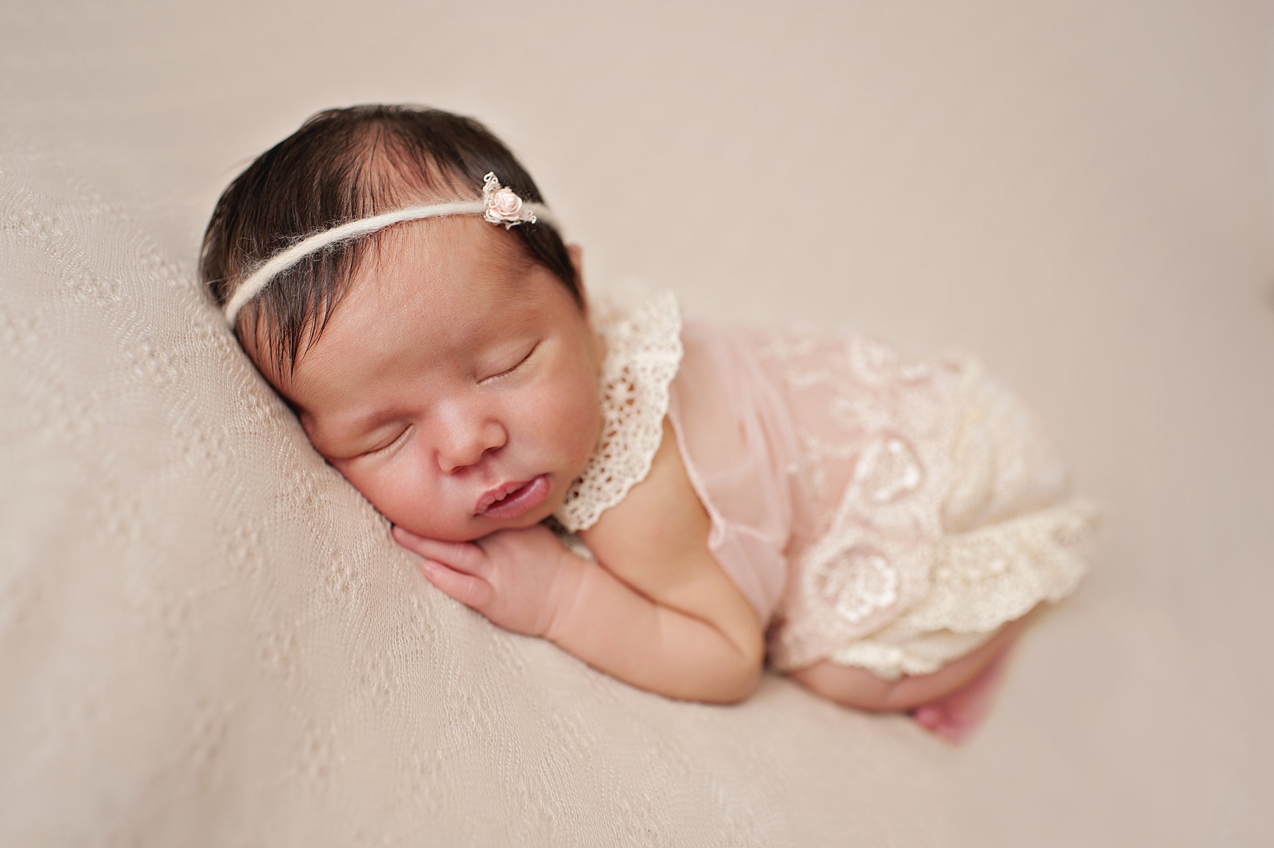 cleveland-ohio-newborn-studio-photographer-27.jpg