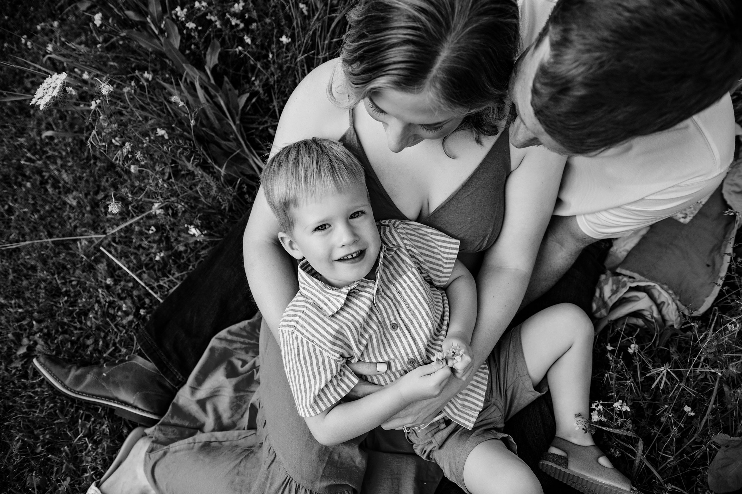 medina-ohio-family-photographer-outdoor-summer-session-3.jpg