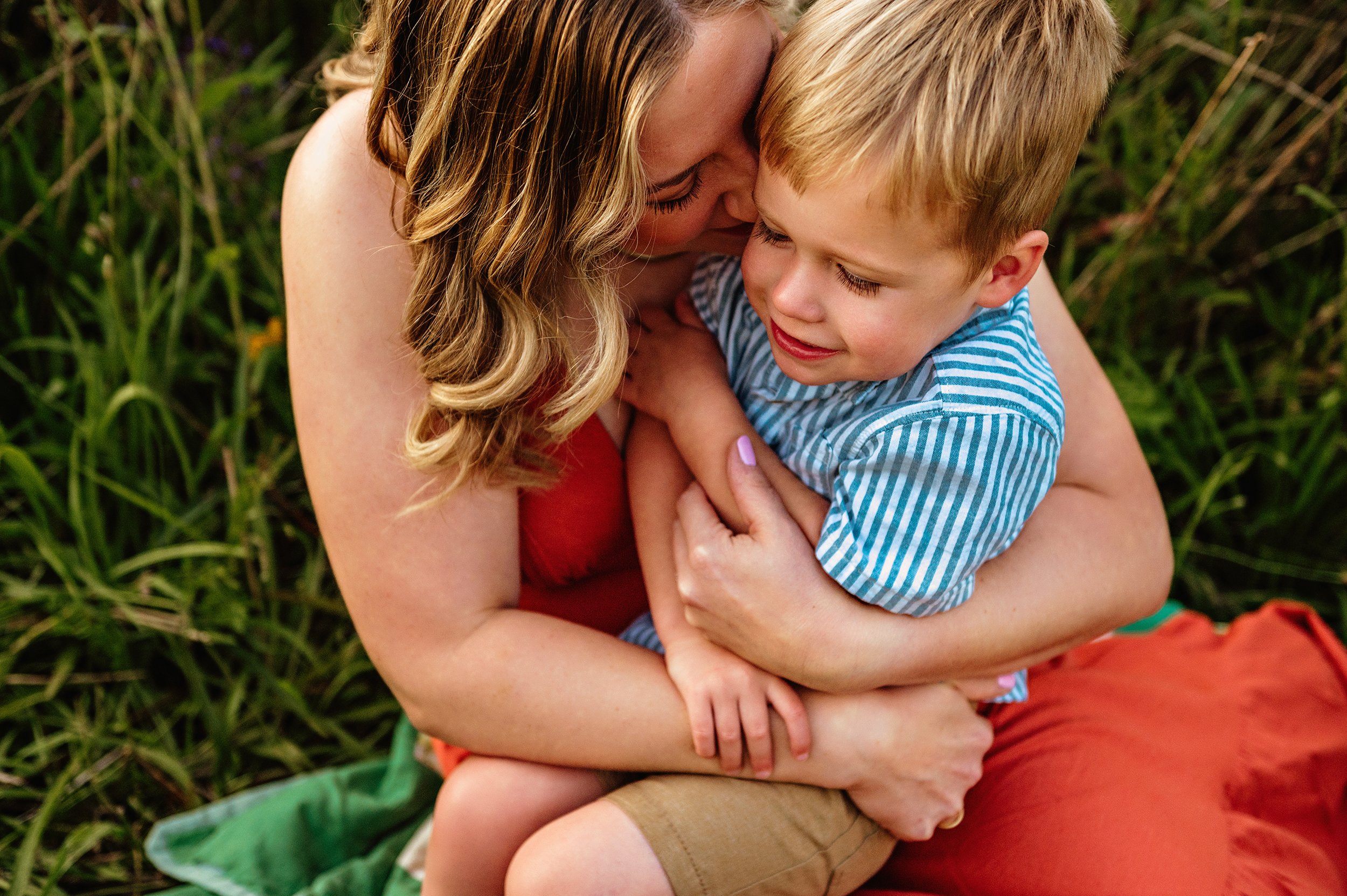 medina-ohio-family-photographer-outdoor-summer-session-9.jpg