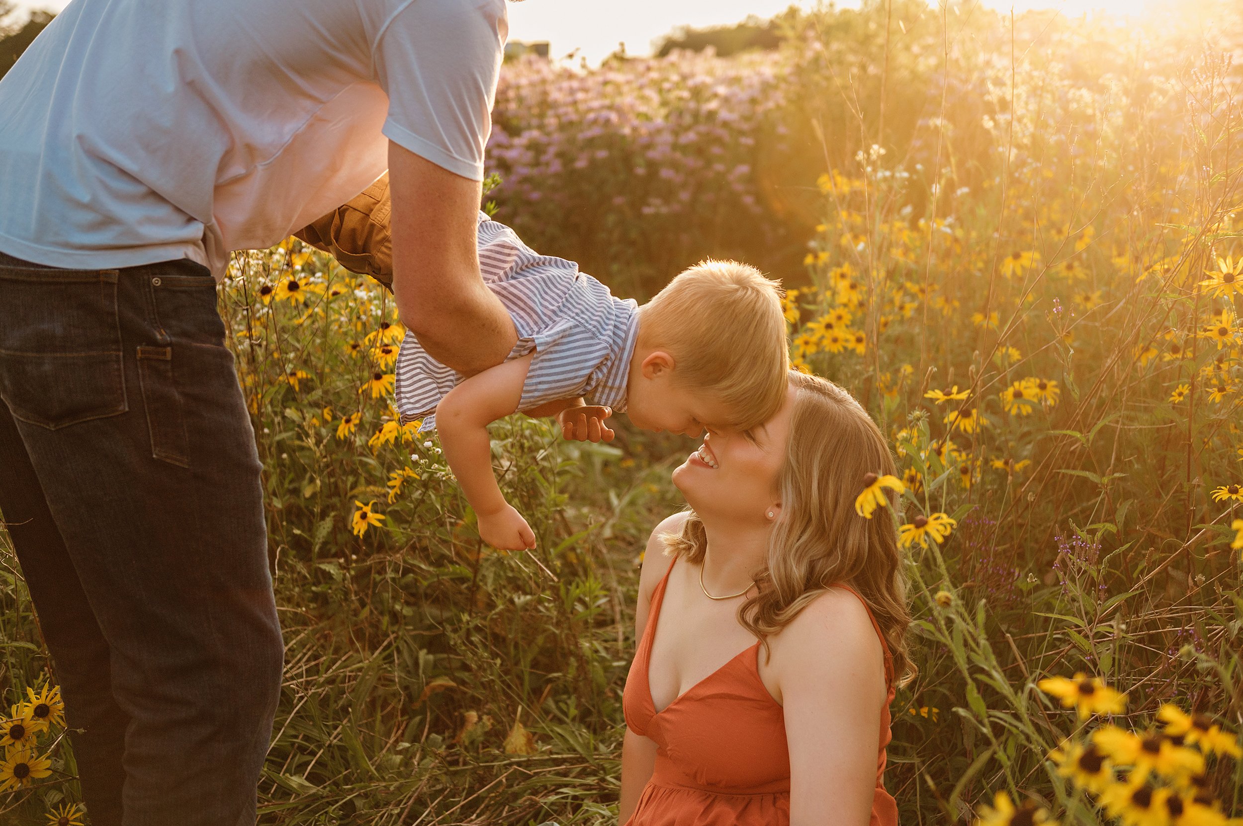 medina-ohio-family-photographer-outdoor-summer-session-10.jpg