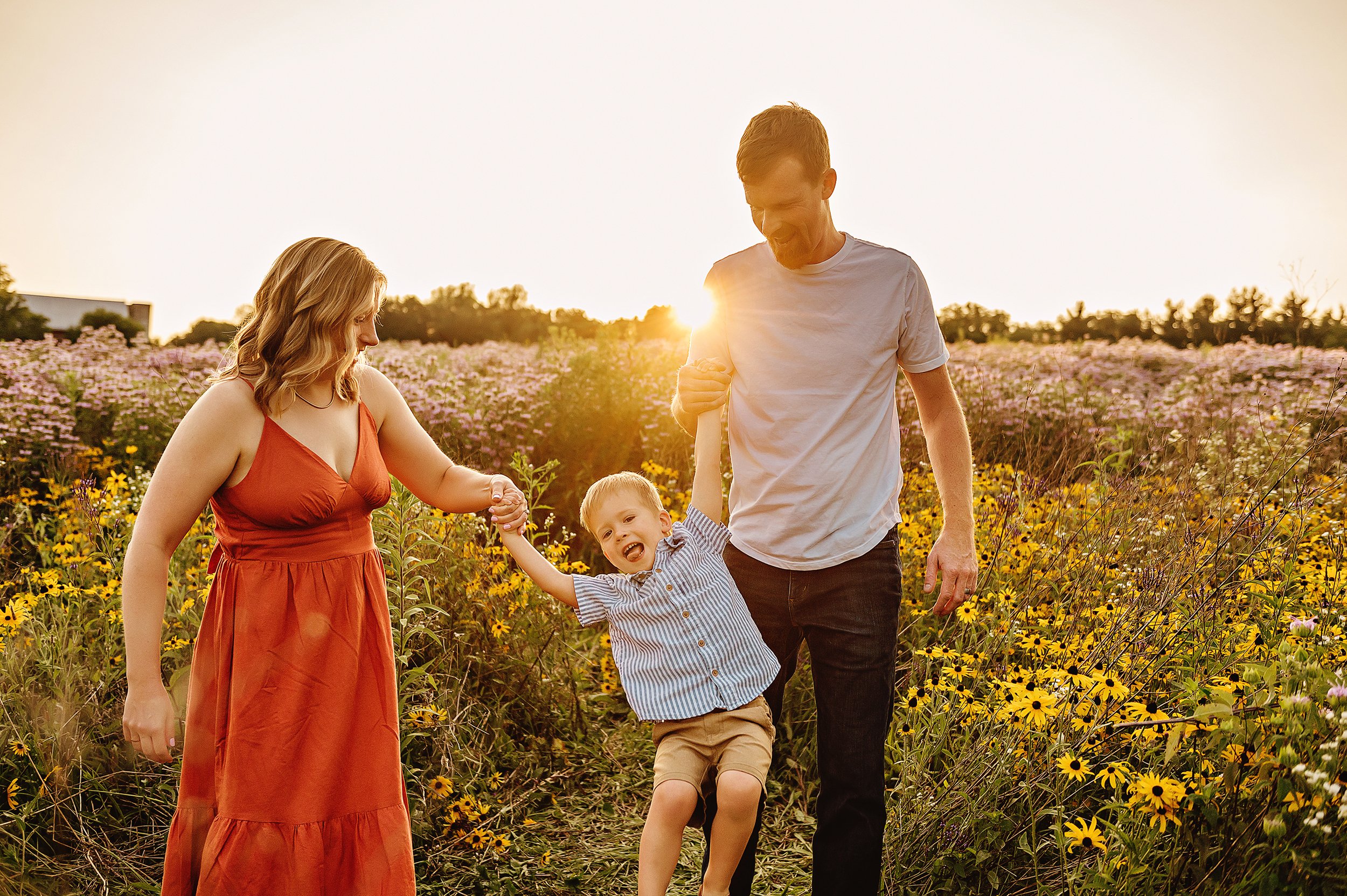 medina-ohio-family-photographer-outdoor-summer-session-20.jpg