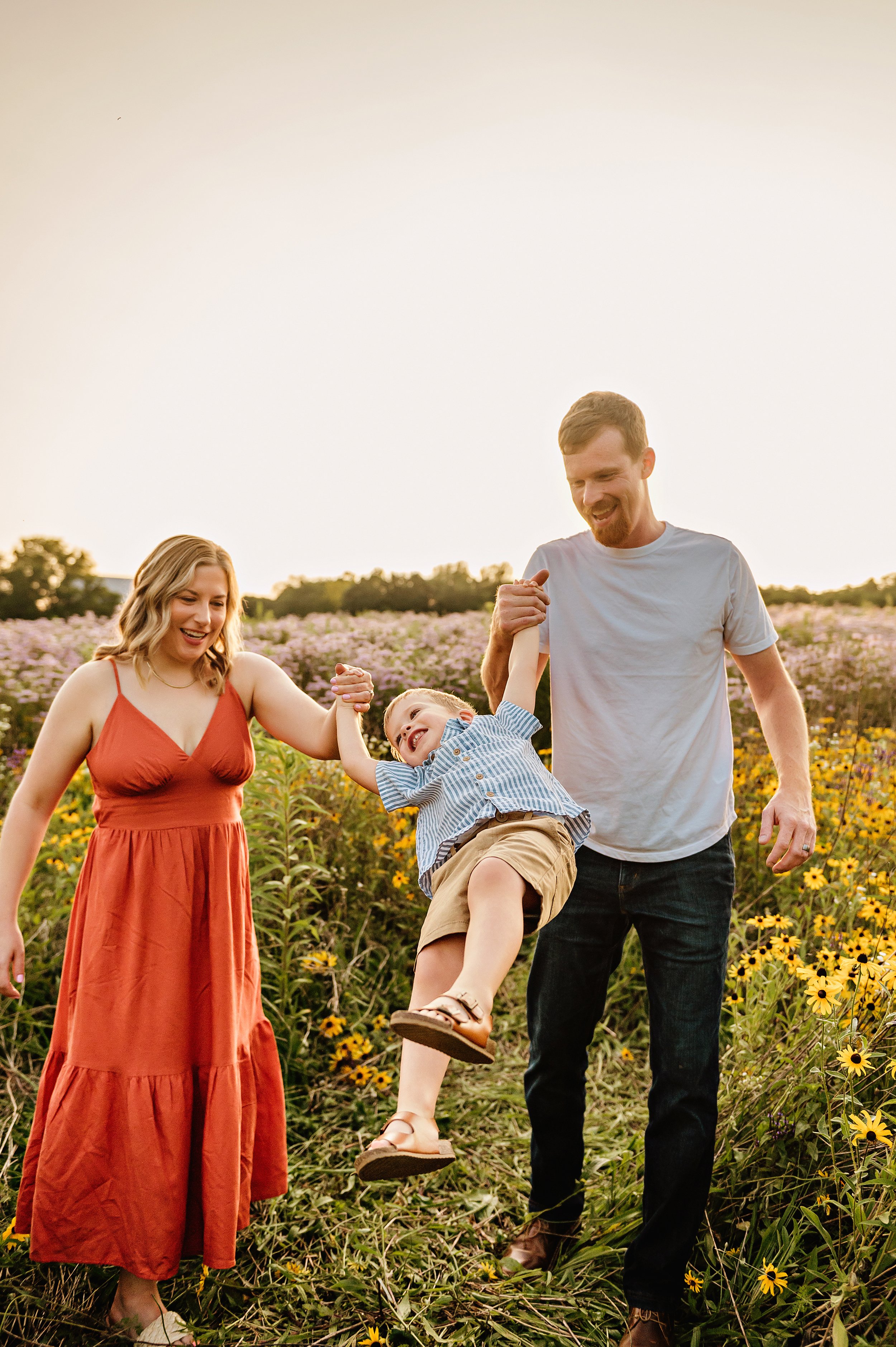 medina-ohio-family-photographer-outdoor-summer-session-24.jpg