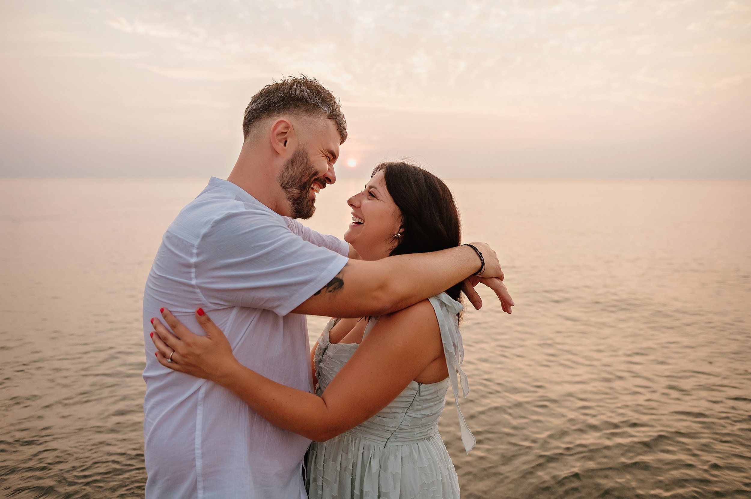 cleveland-ohio-family-photographer-outdoor-sunset-lake-erie-beach-session40.jpg