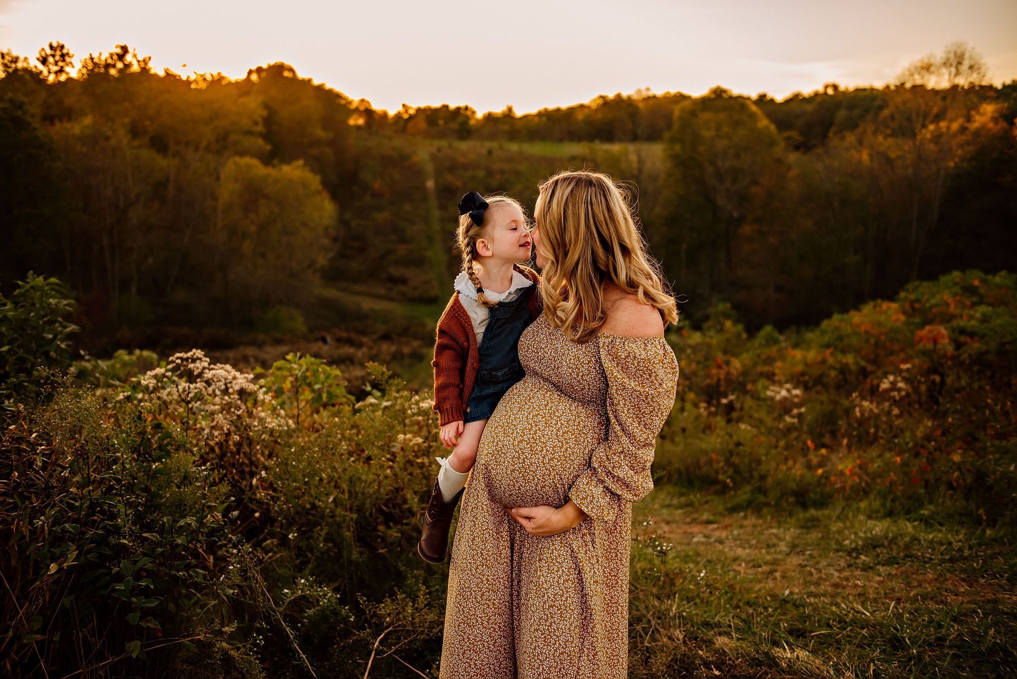 canton-ohio-photographer-family-maternity-outdoor-sunset-lauren-grayson-photography-10.jpeg