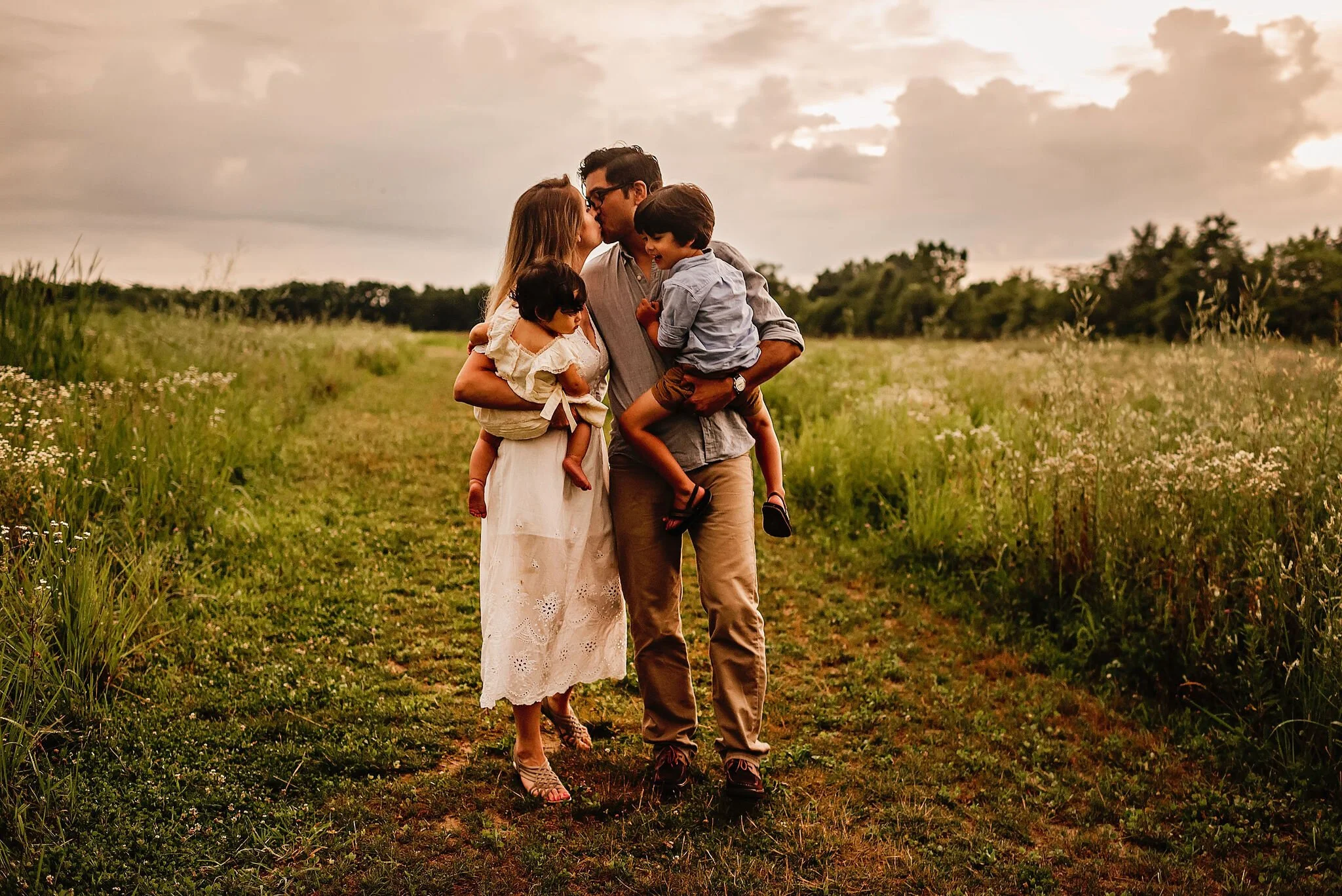 outdoor-family-photos-columbus-ohio-12.jpeg
