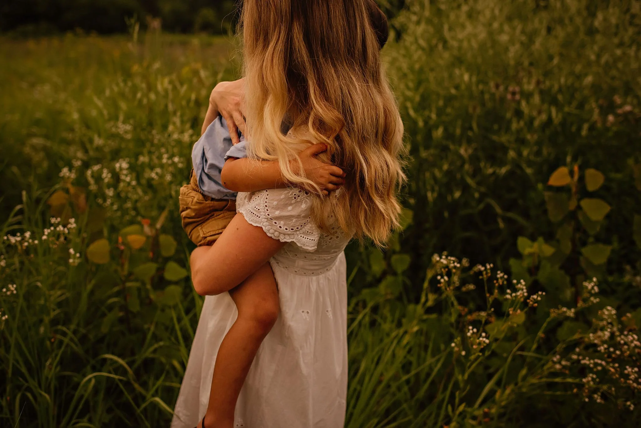 outdoor-family-photo-session-columbus-ohio-lauren-grayson-photography (5).jpeg