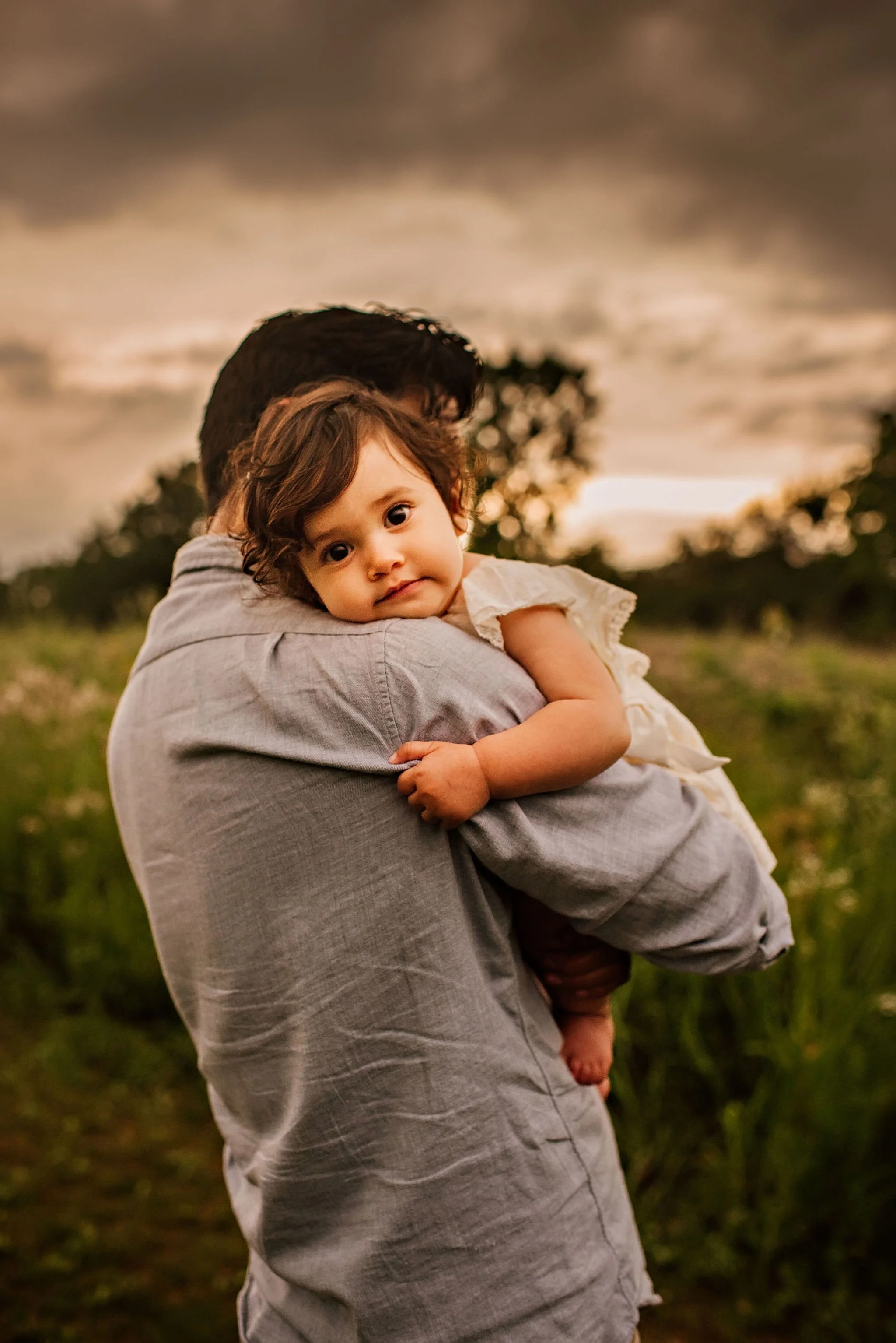 outdoor-family-photo-session-columbus-ohio-lauren-grayson-photography (7).jpeg