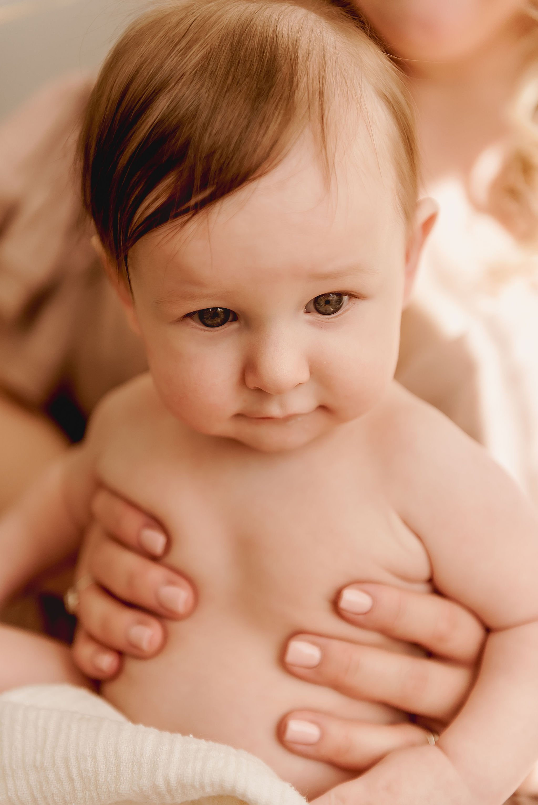 cleveland-ohio-baby-motherhood-photographer-breastfeeding-milestone-10.jpeg