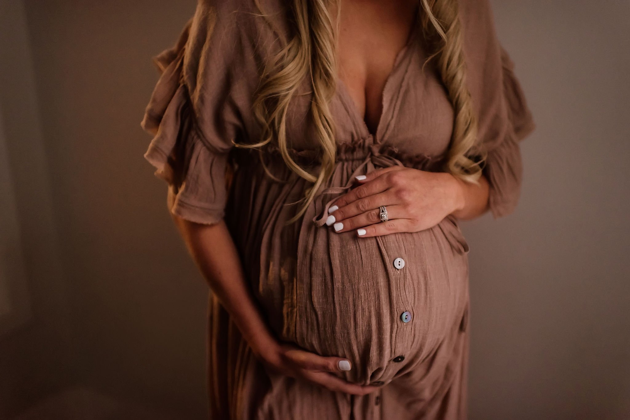 medina-ohio-studio-maternity-photography-family-session-12.jpeg