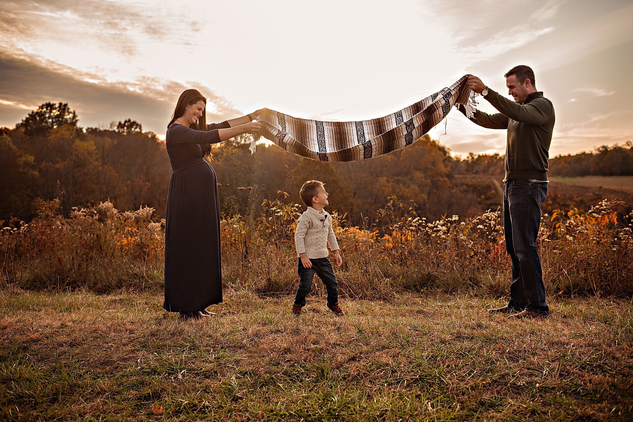 medina-ohio-family-maternity-session-outdoor-sunset-fall-lauren-grayson-photography_0192.jpeg